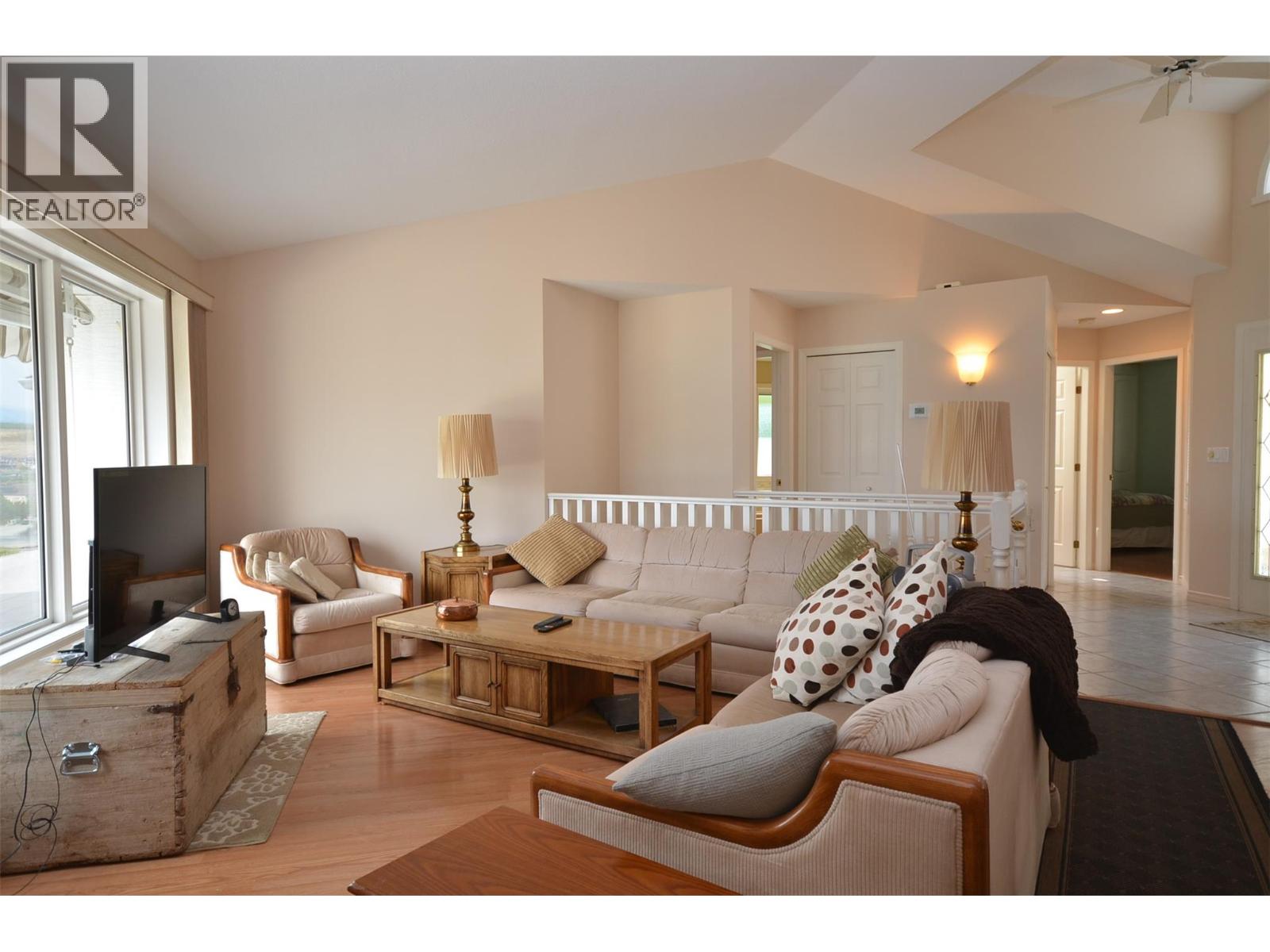 7927 Stoneridge Drive Property Photo 15