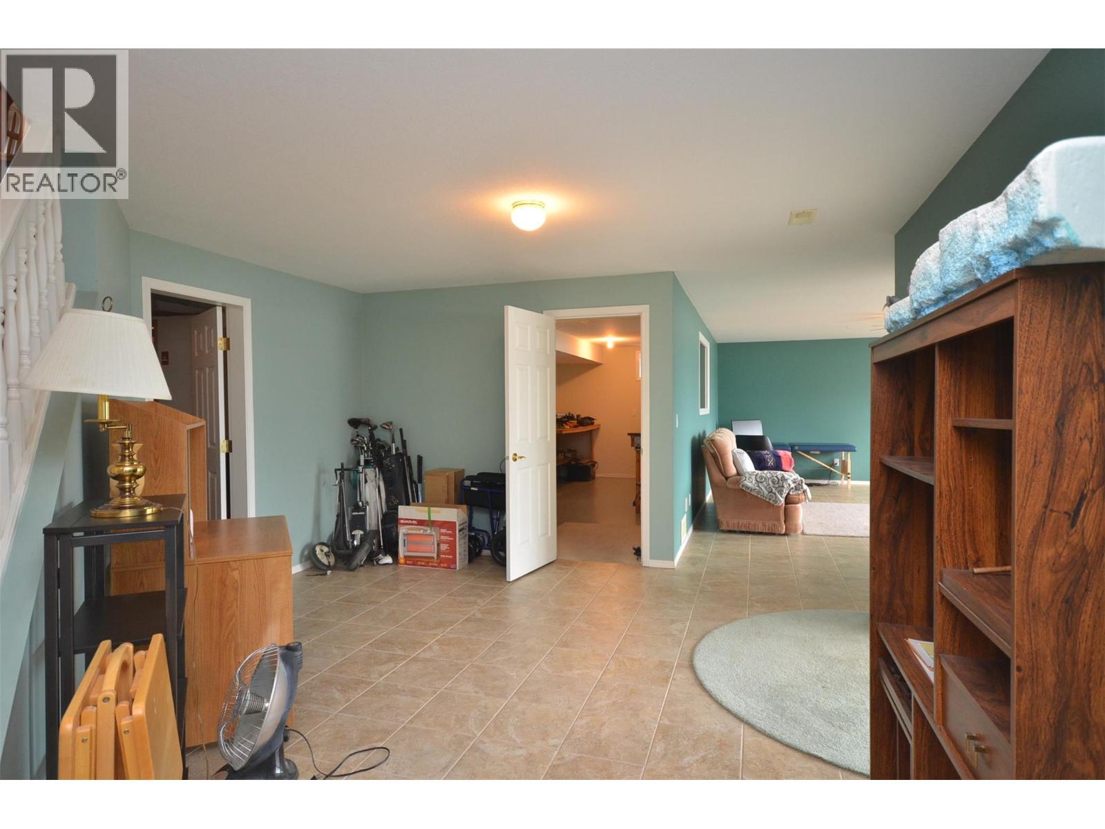 7927 Stoneridge Drive Property Photo 45