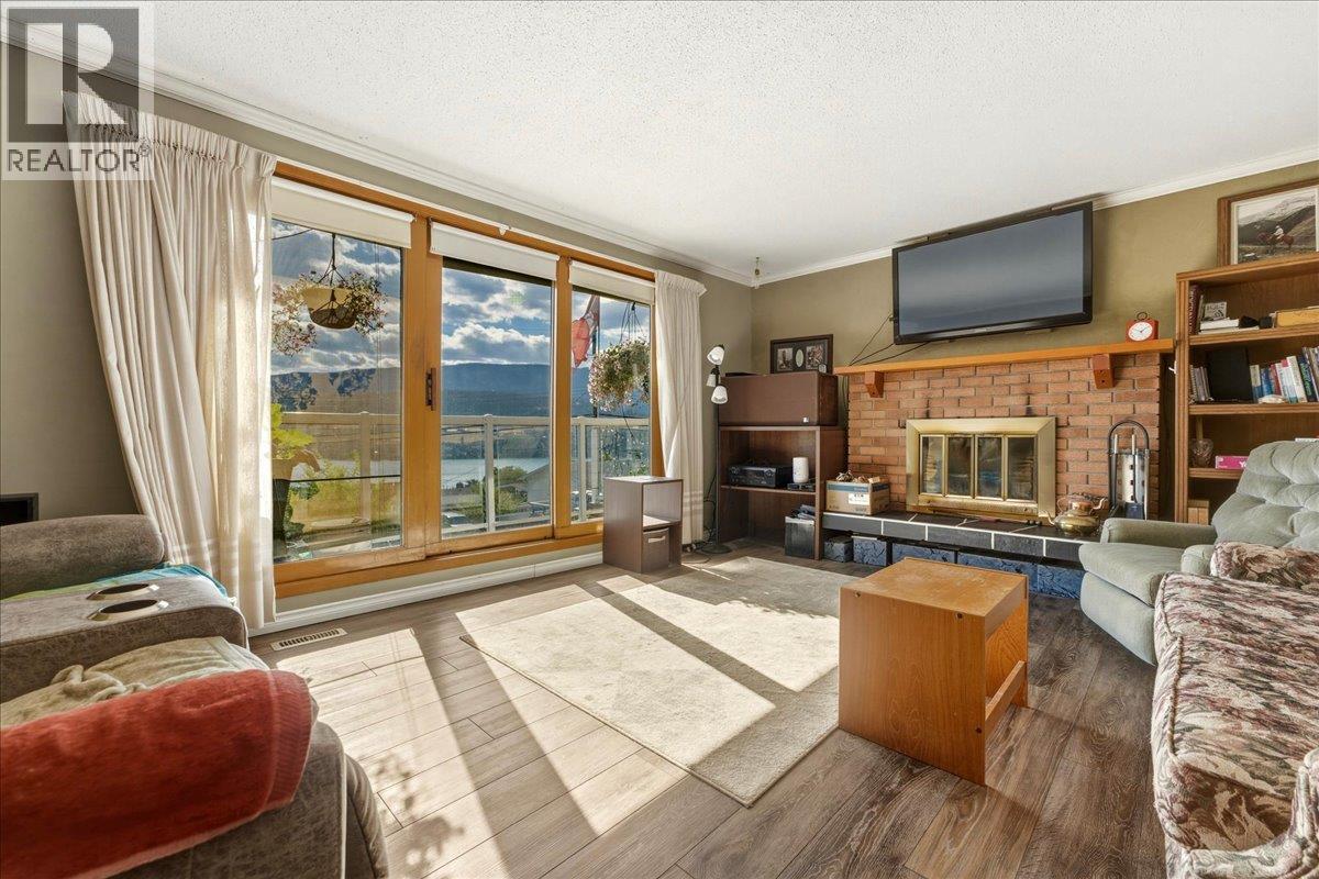 8404 Lakeview Drive Property Photo 7