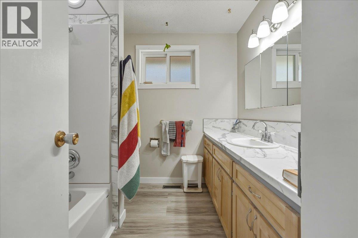8404 Lakeview Drive Property Photo 25