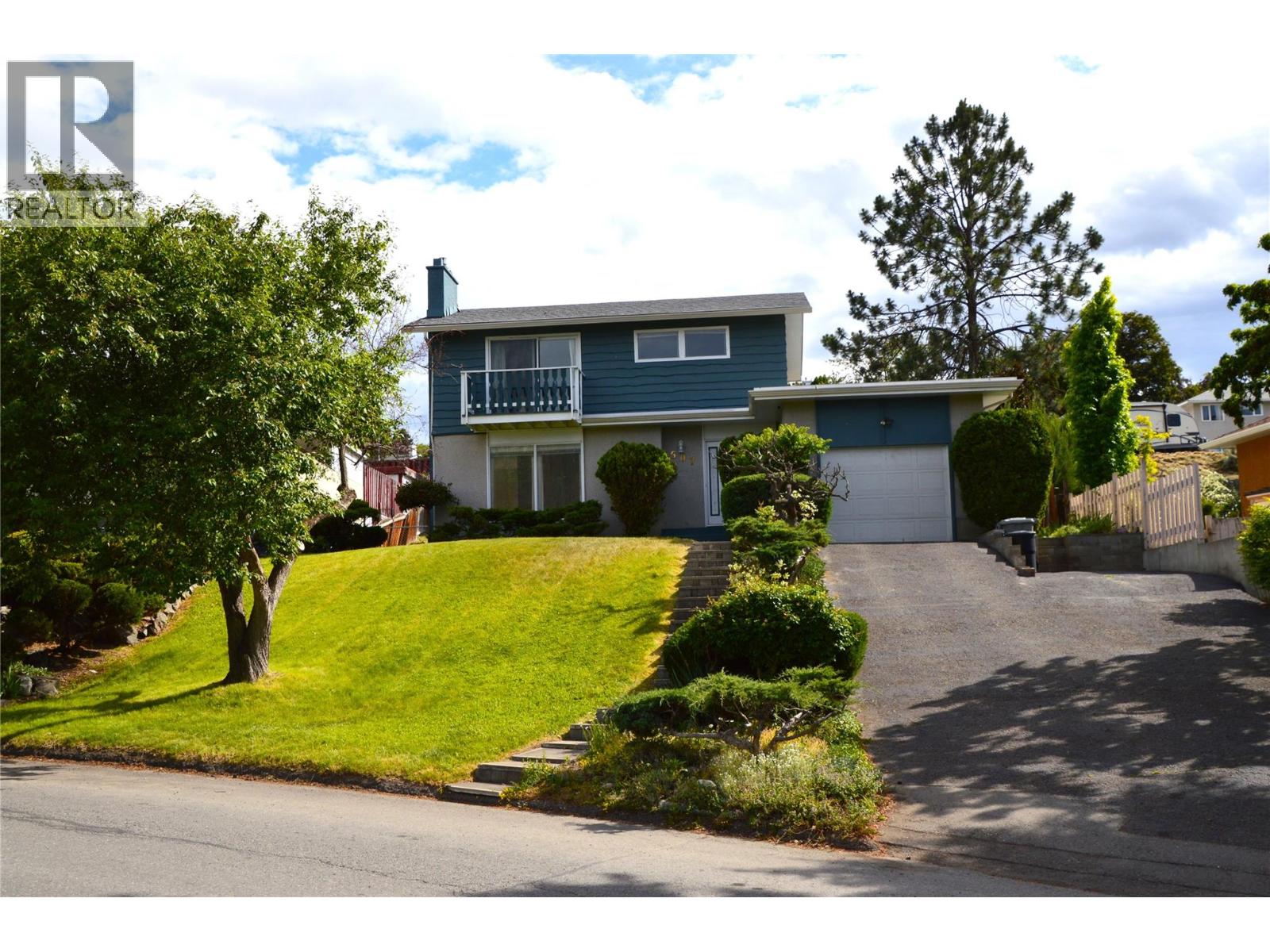 507 Strathcona Terrace Property Photo 1