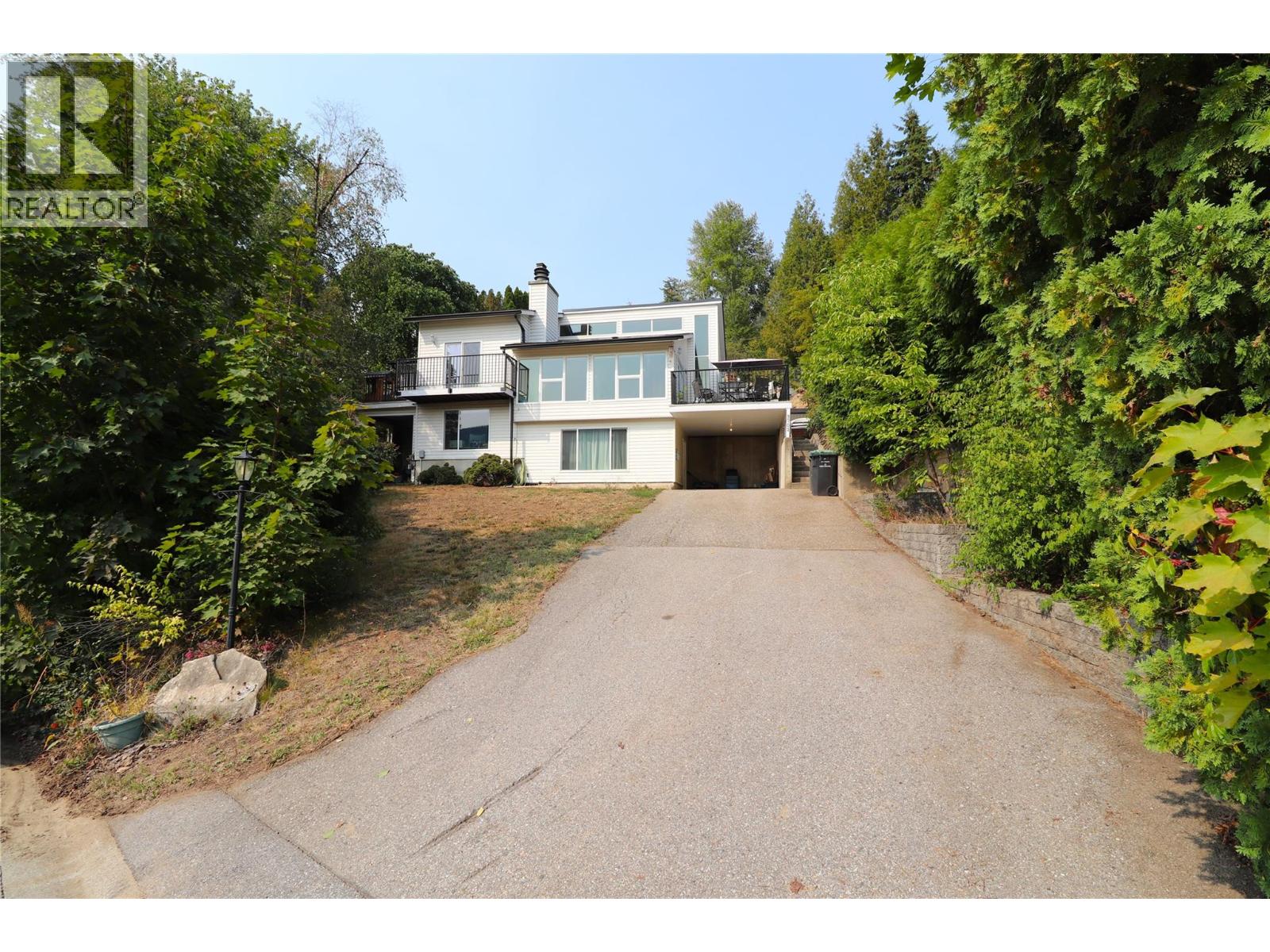 3702 9th Avenue Property Photo 2