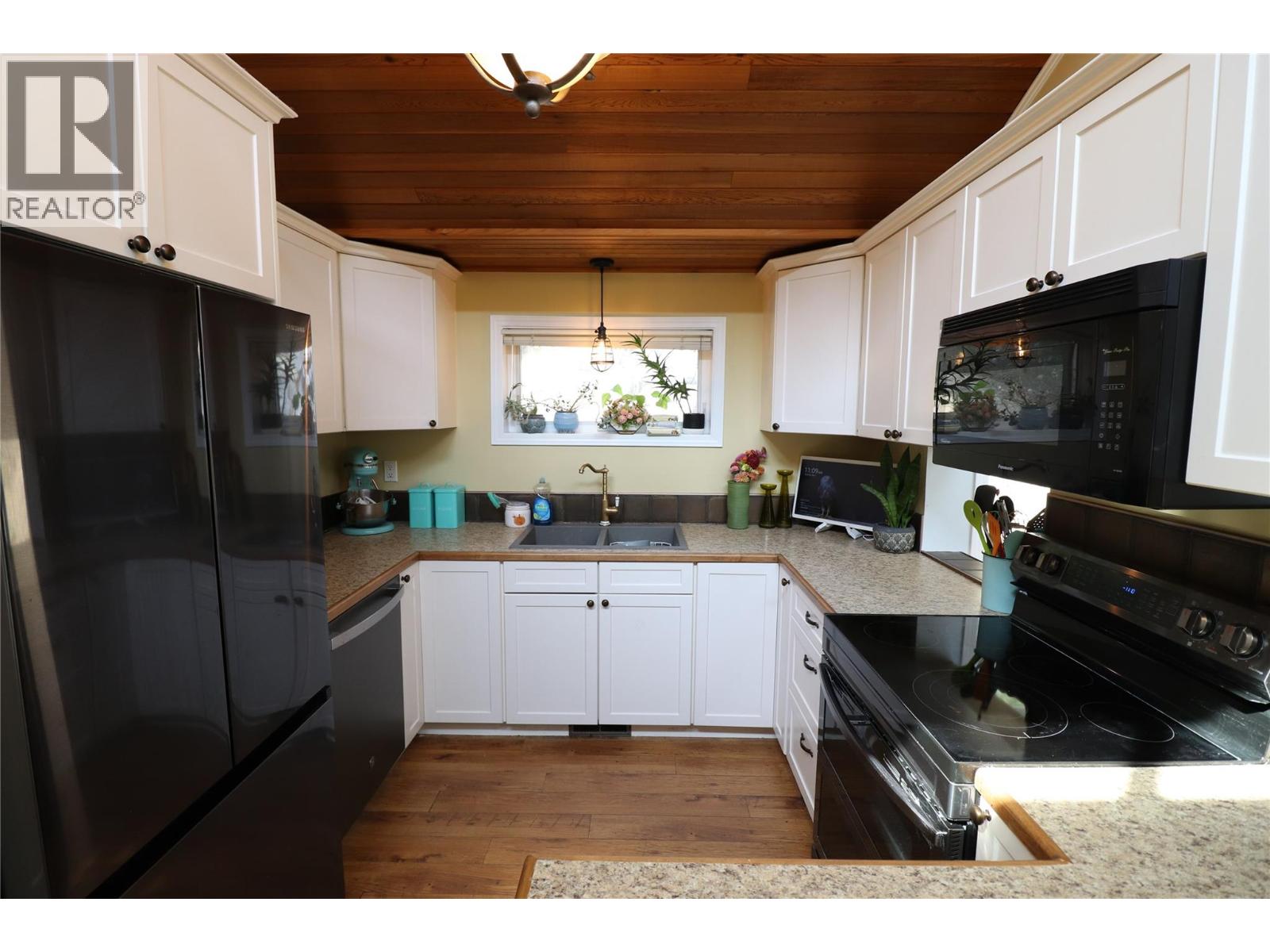 3702 9th Avenue Property Photo 11