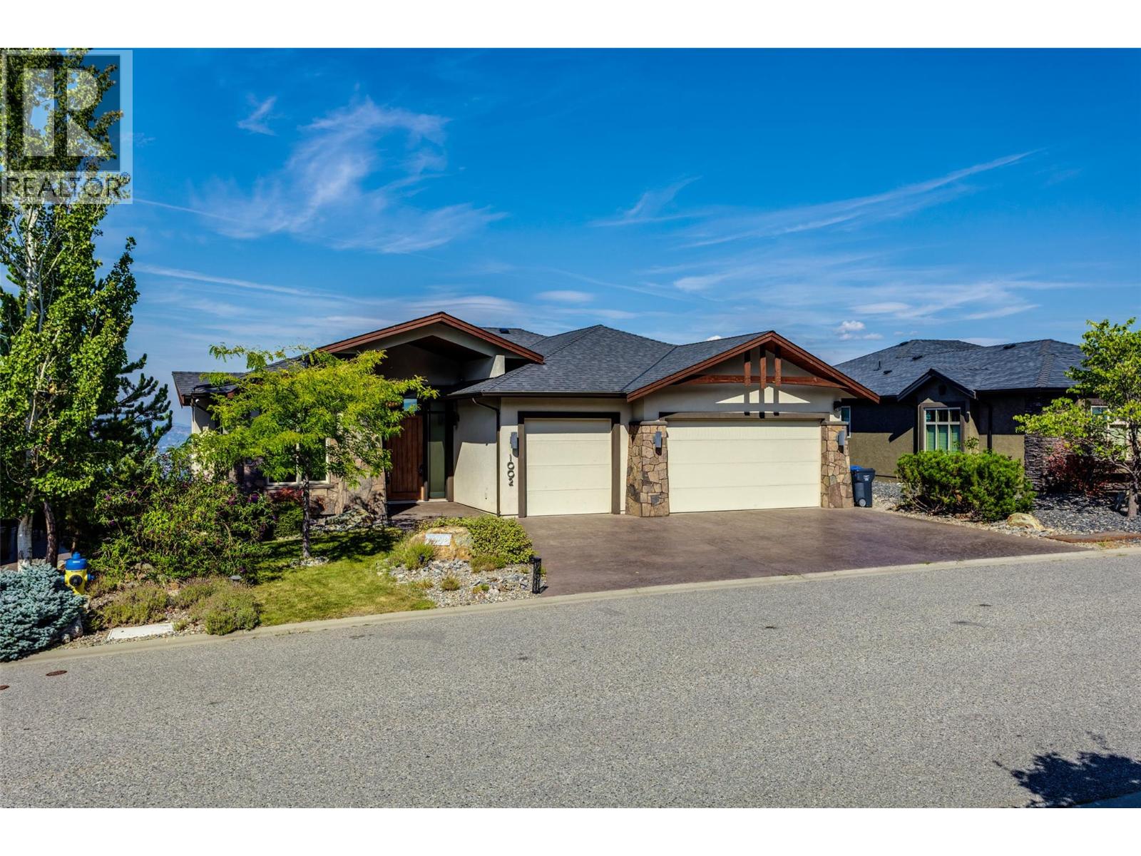 1002 Hewetson Avenue Property Photo 1