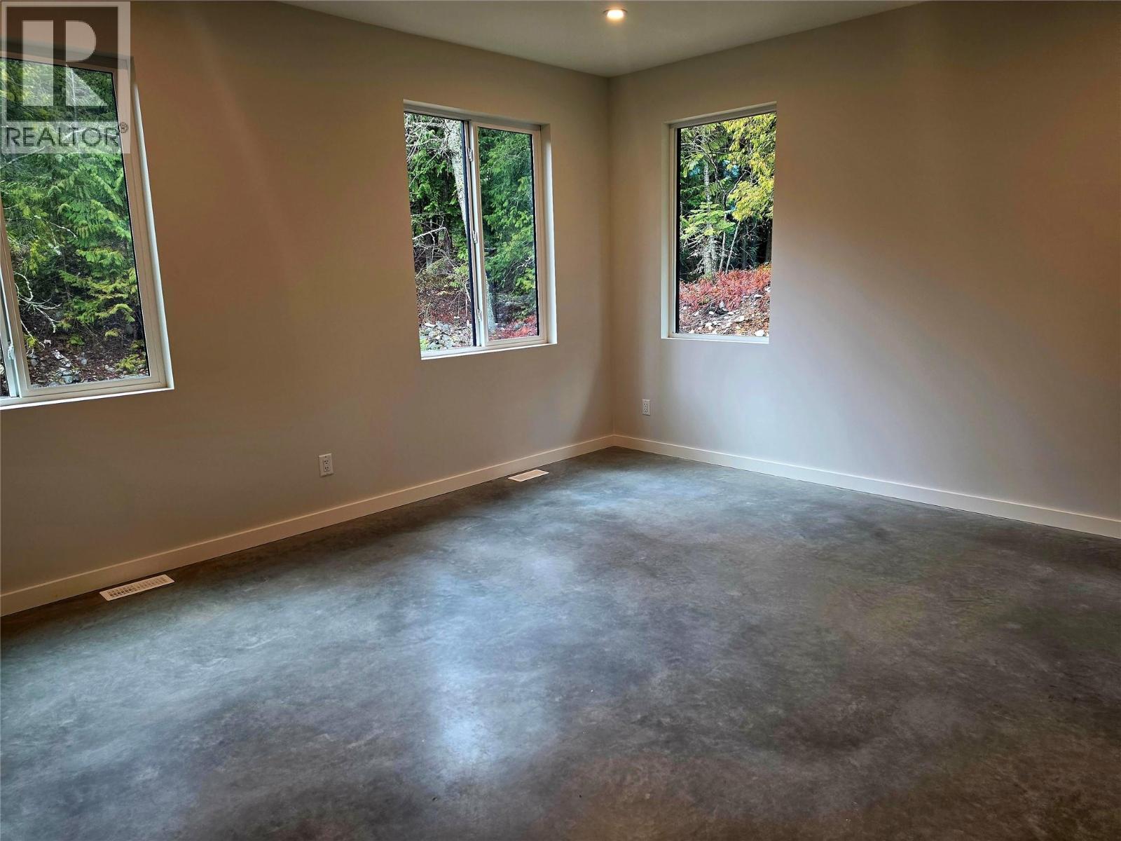 2801 Harlow Road Property Photo 19