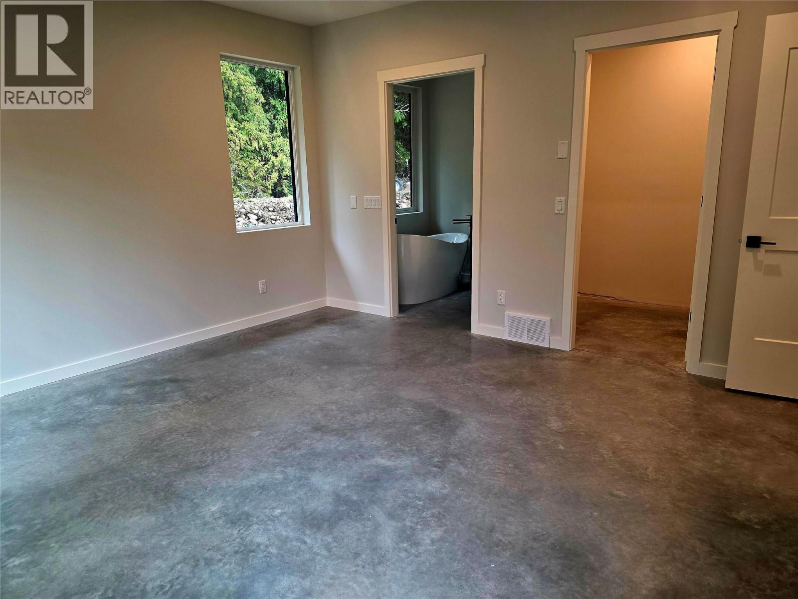 2801 Harlow Road Property Photo 20