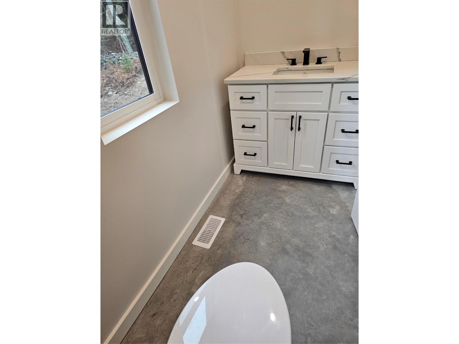 2801 Harlow Road Property Photo 29