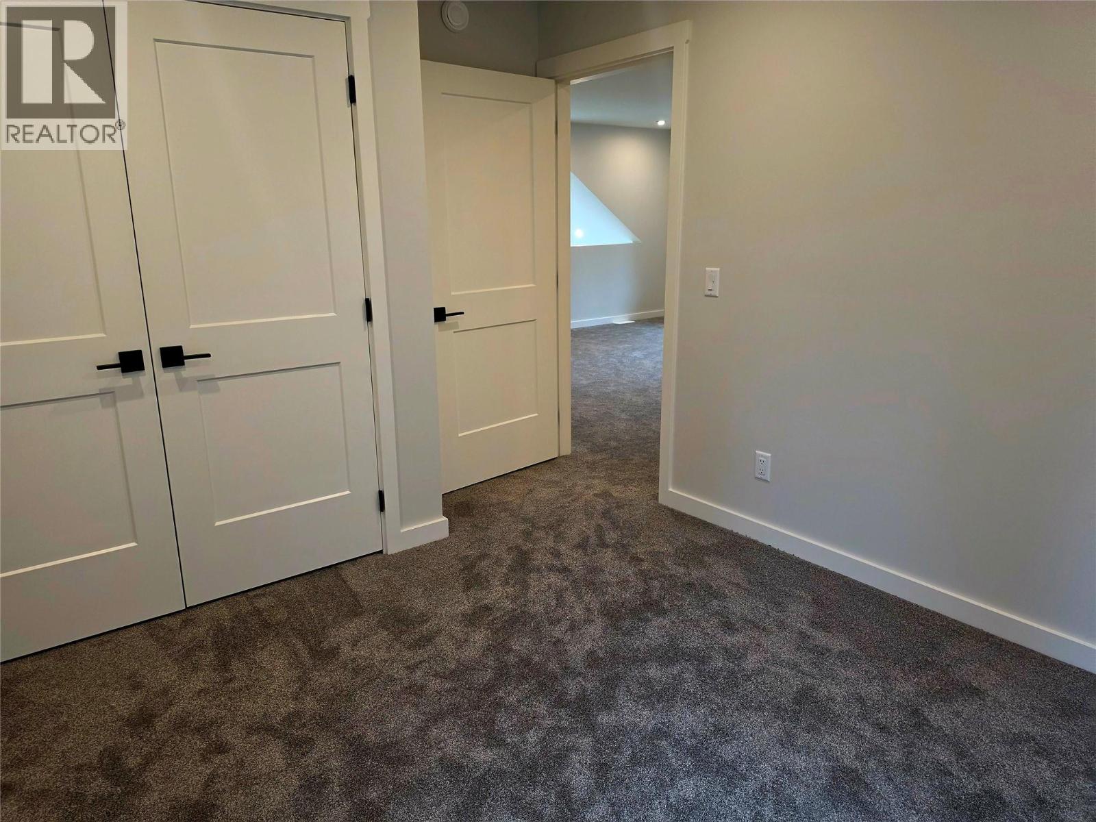 2801 Harlow Road Property Photo 38
