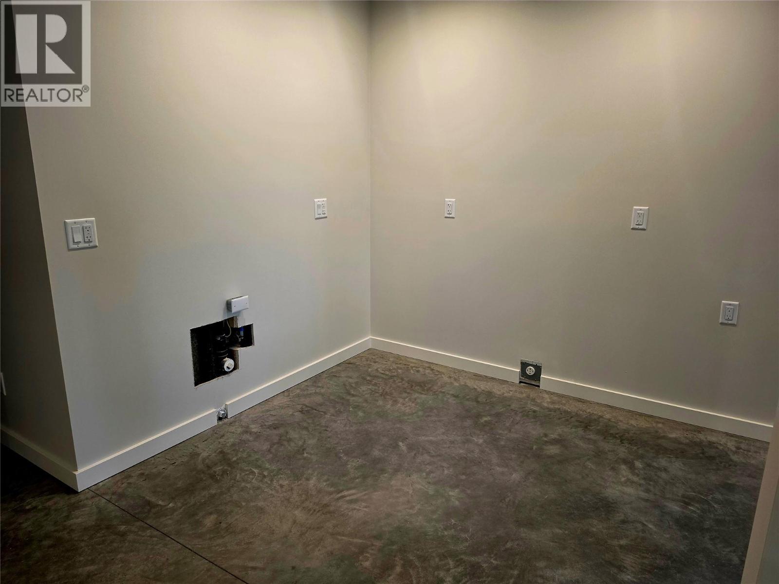 2801 Harlow Road Property Photo 43