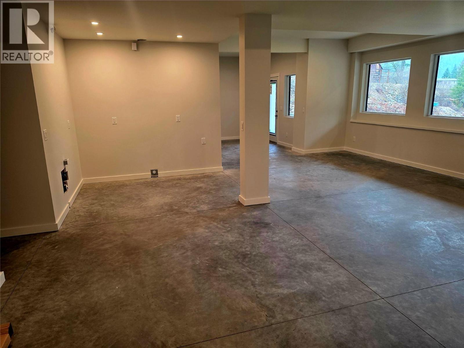 2801 Harlow Road Property Photo 45