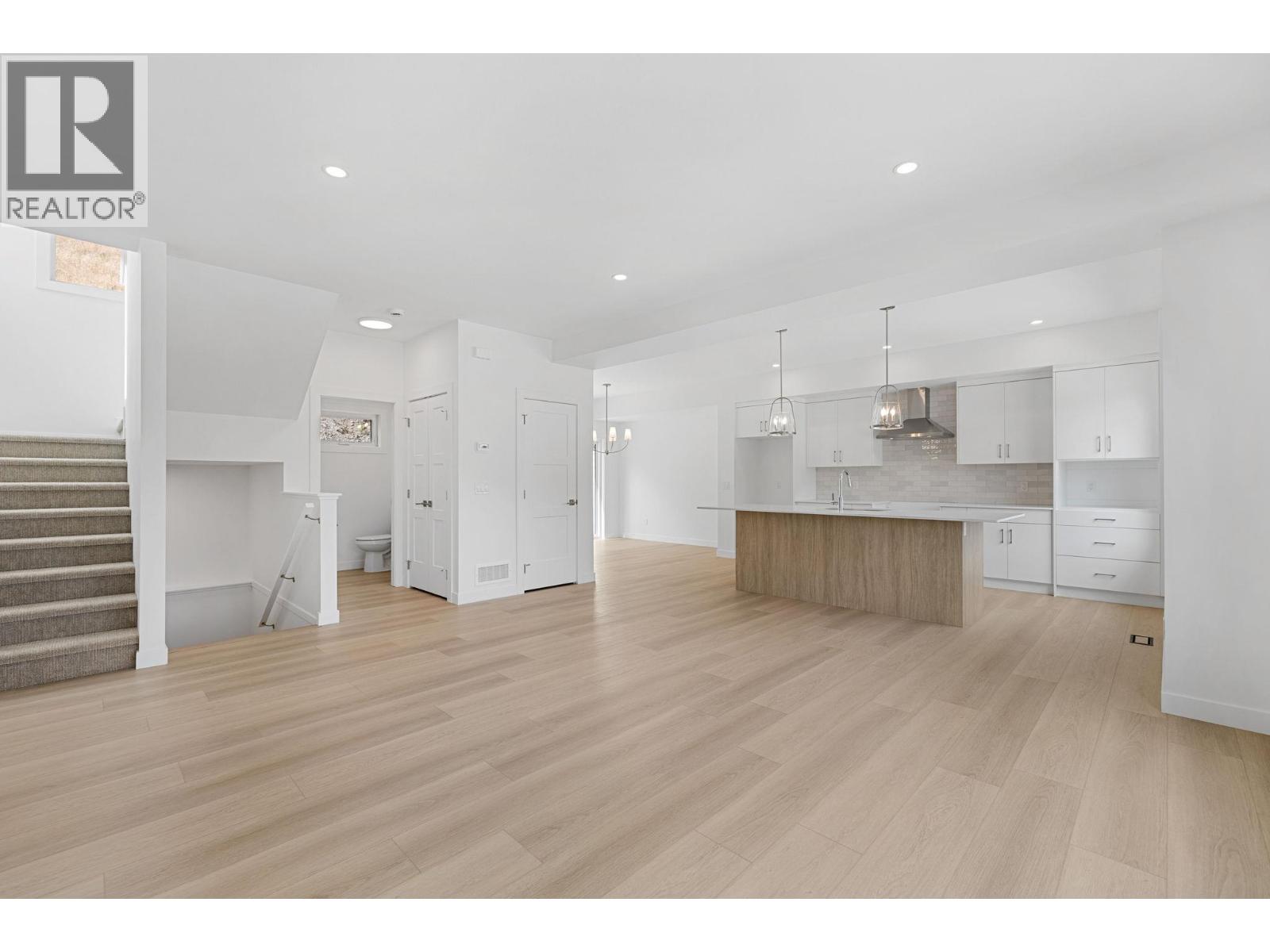 434 Arrowleaf Rise Property Photo 4