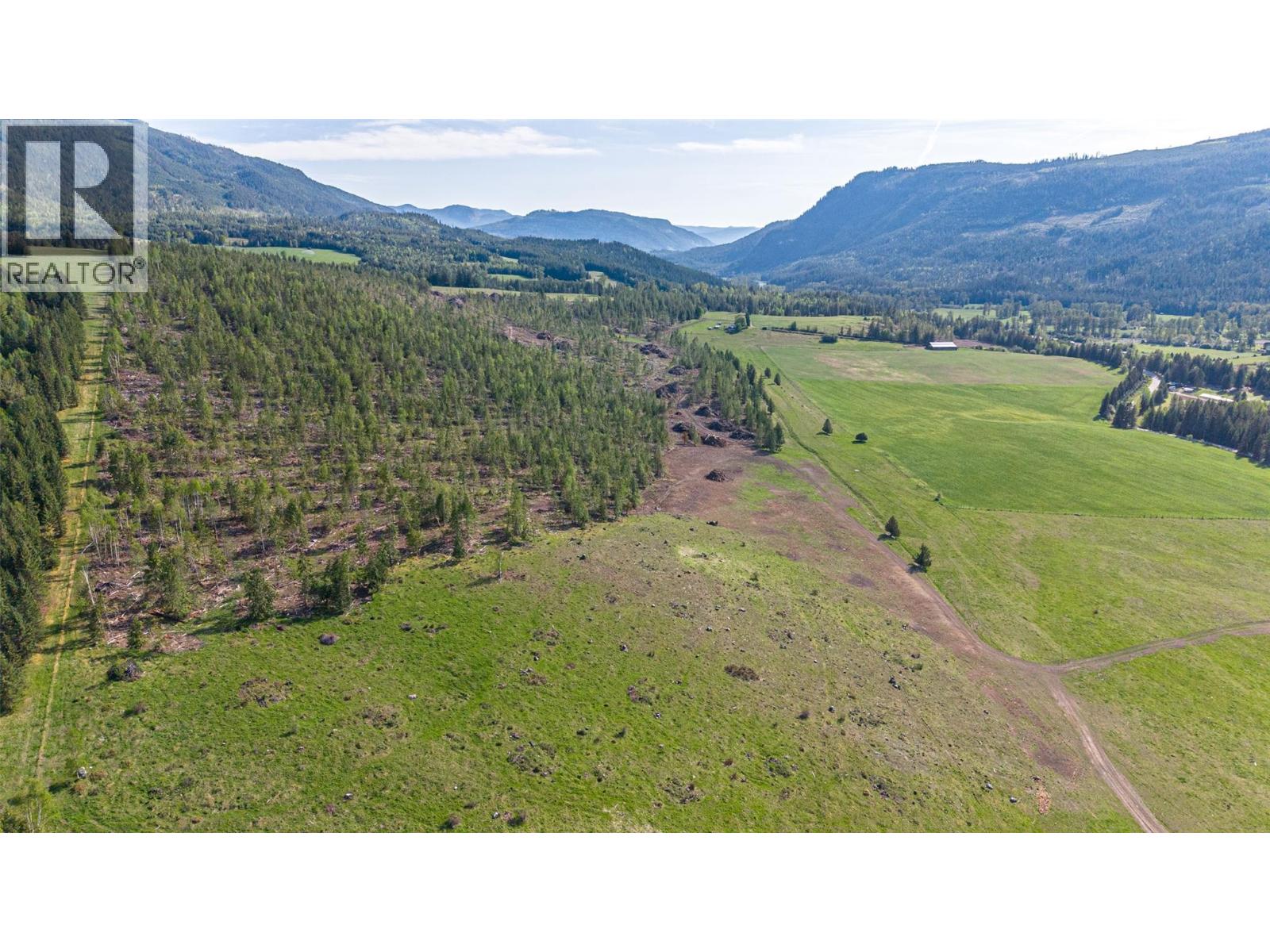 2465 Mabel Lake Road Property Photo 10