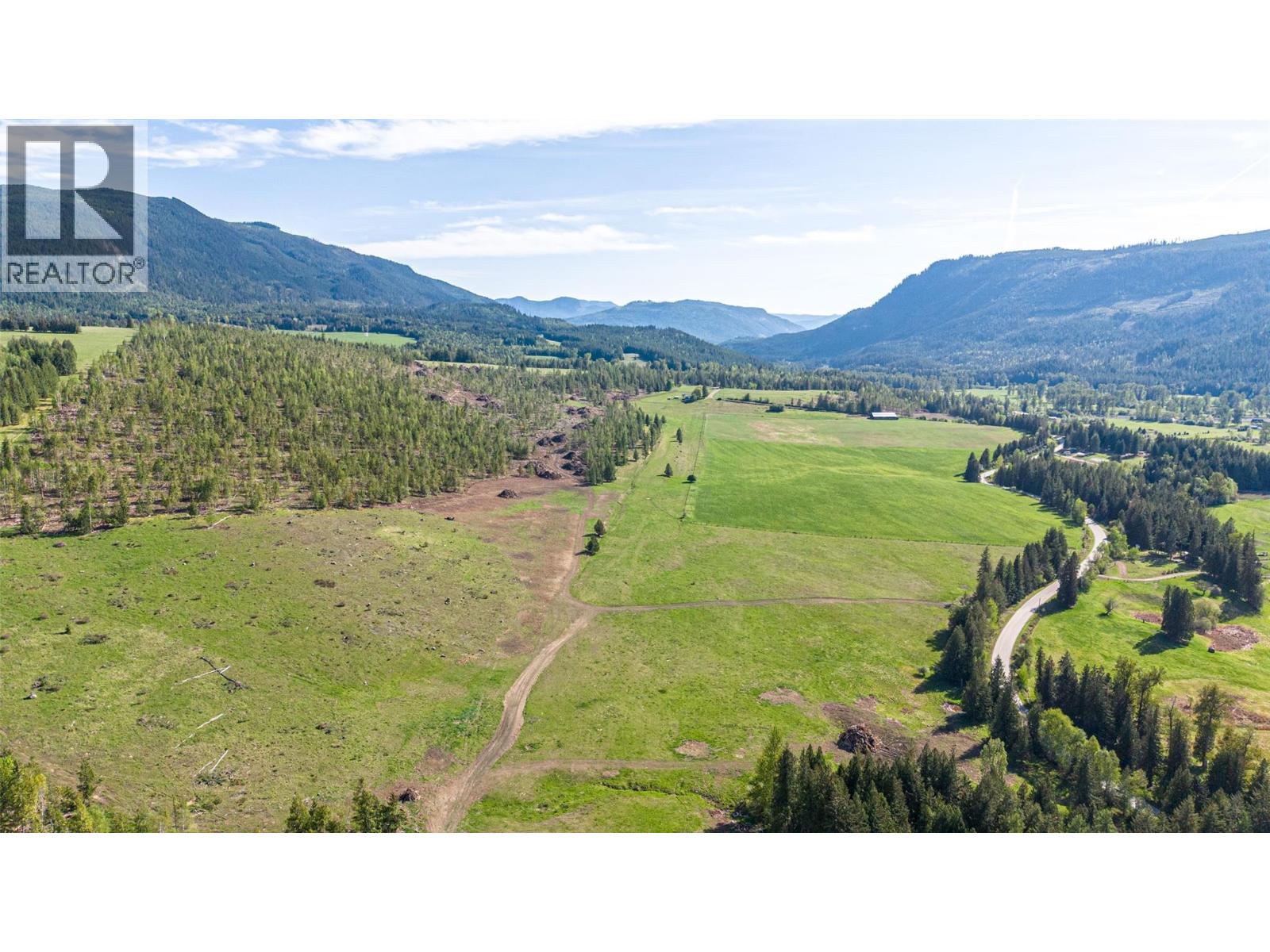 2465 Mabel Lake Road Property Photo 12