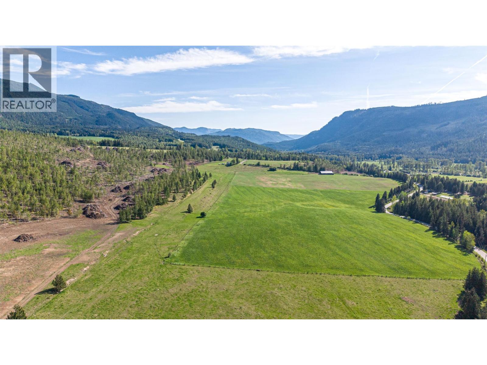 2465 Mabel Lake Road Property Photo 13