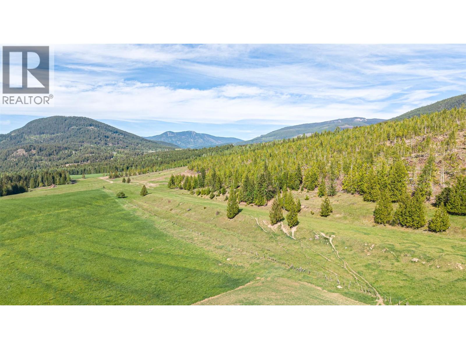 2465 Mabel Lake Road Property Photo 20
