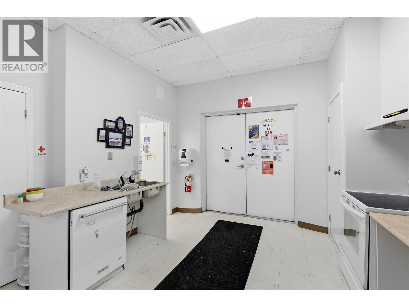 182b Tranquille Road Property Photo 8