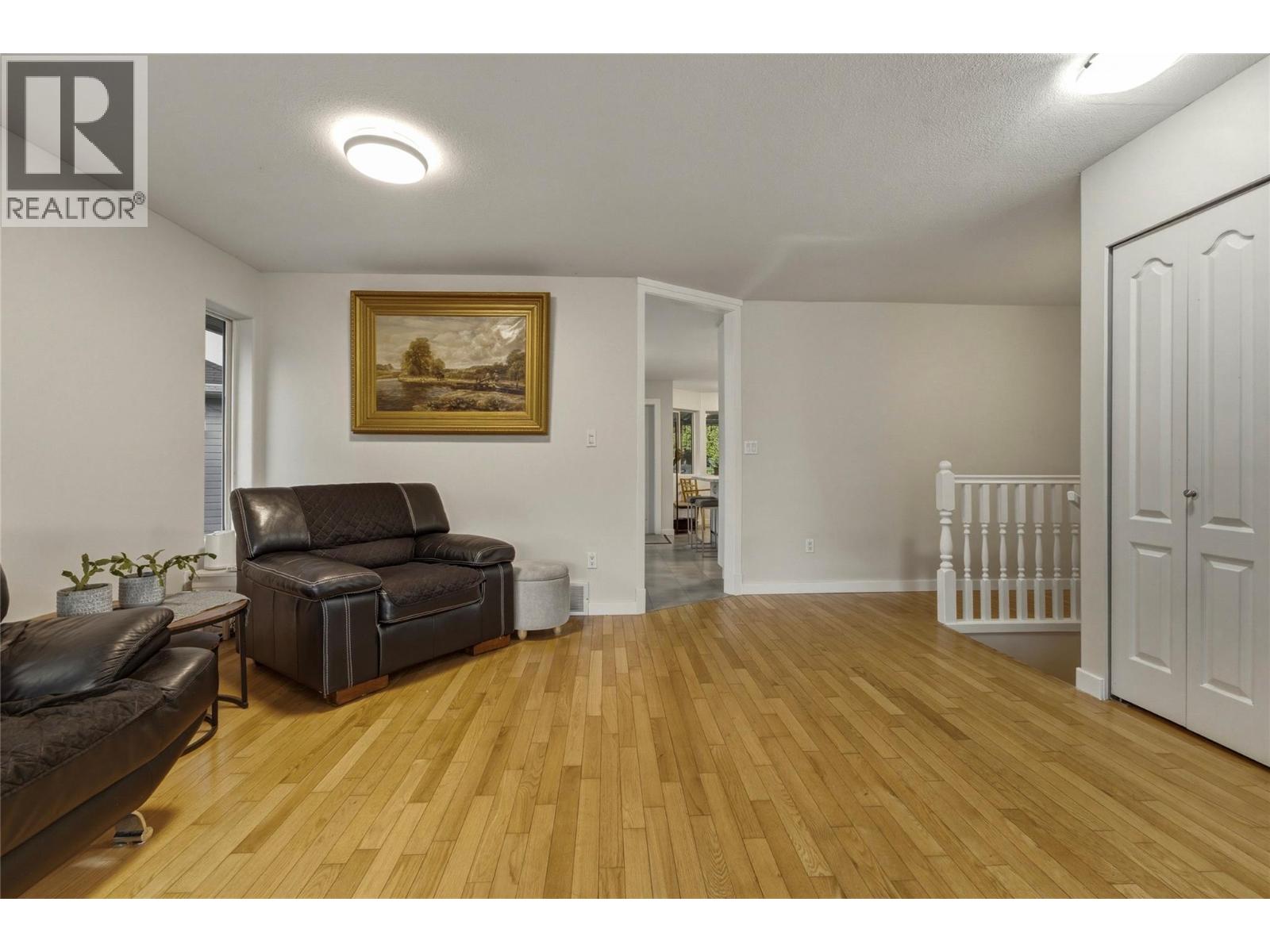 2419 Bradley Drive Property Photo 6