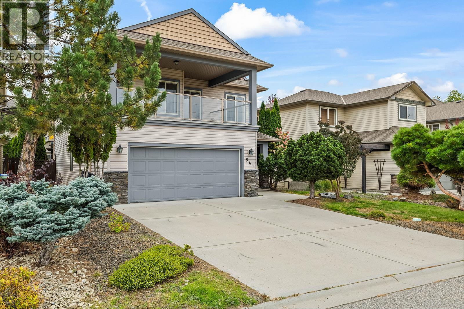 541 Quartz Crescent Property Photo 2