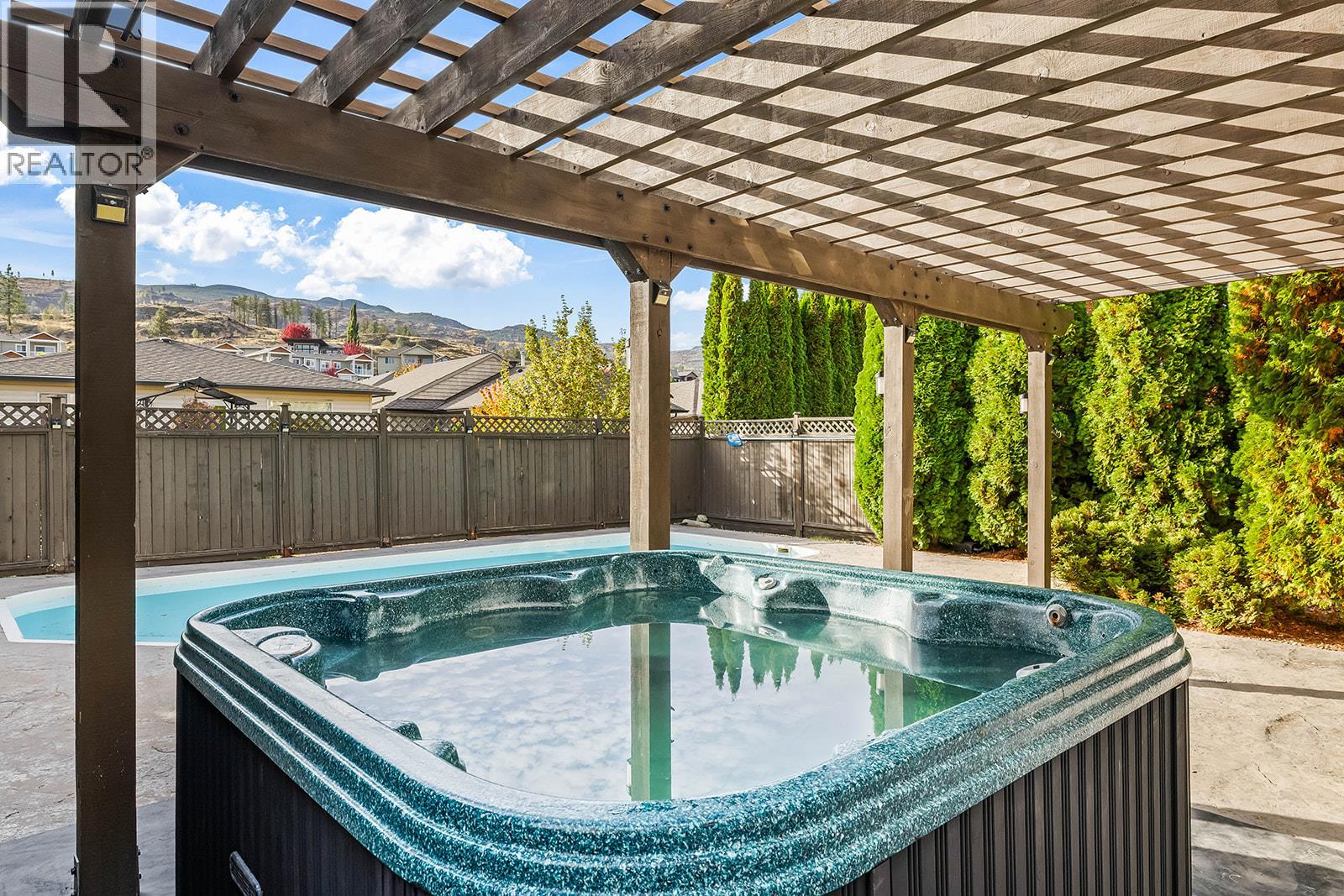 541 Quartz Crescent Property Photo 4