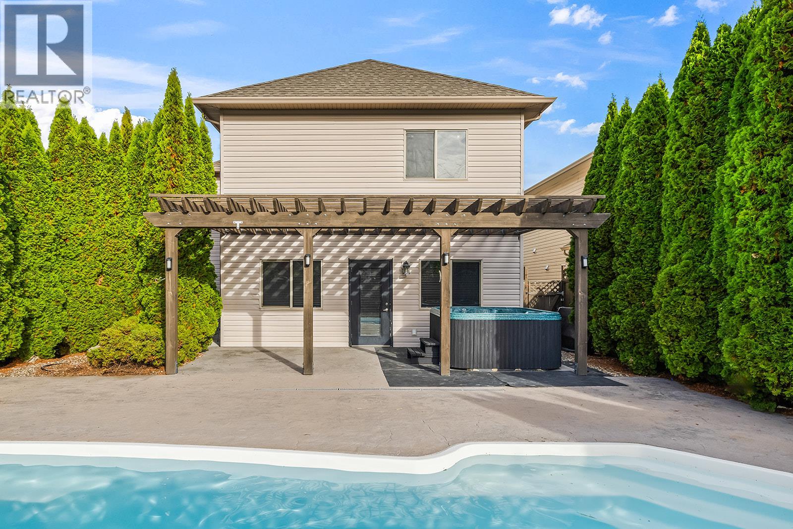 541 Quartz Crescent Property Photo 7