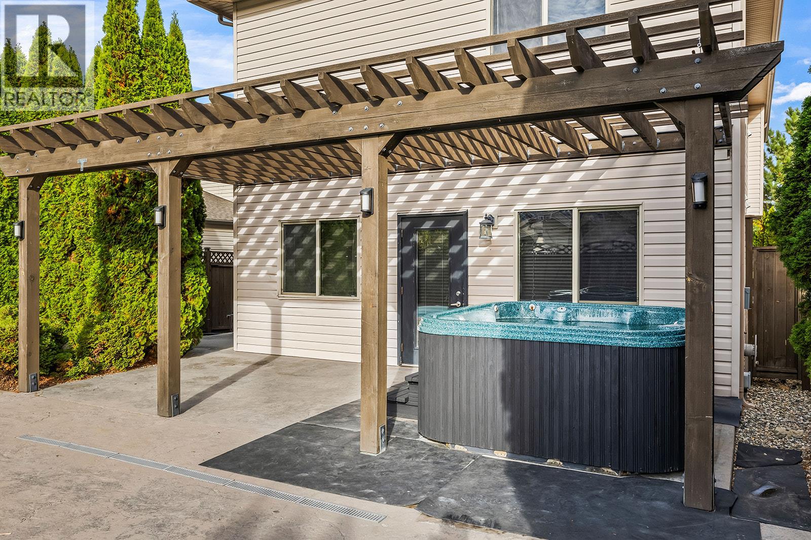 541 Quartz Crescent Property Photo 9