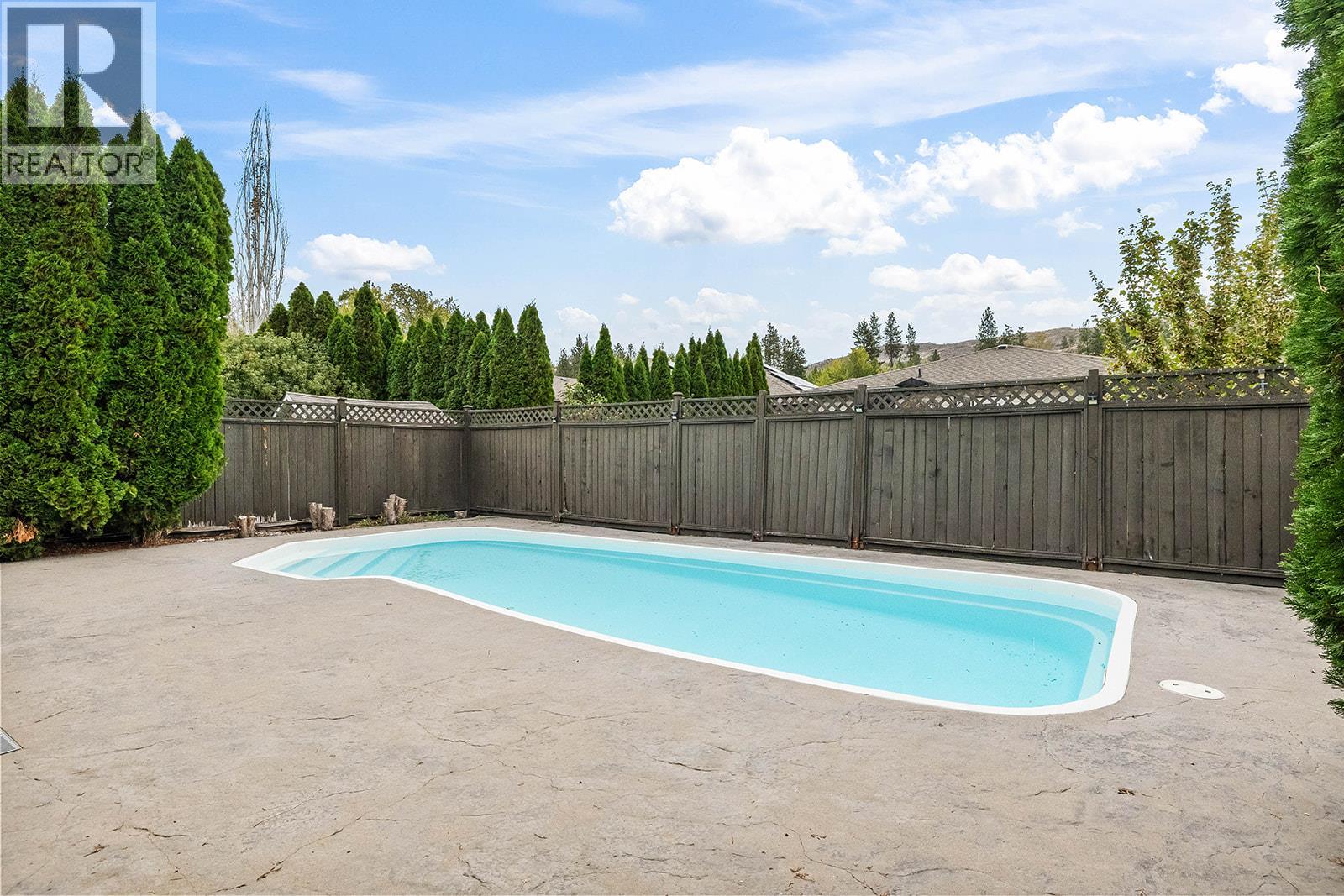 541 Quartz Crescent Property Photo 14