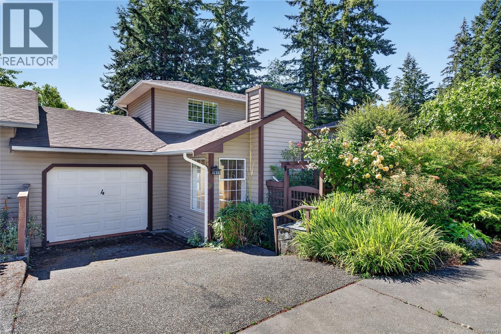 4 124 Valhalla Rd