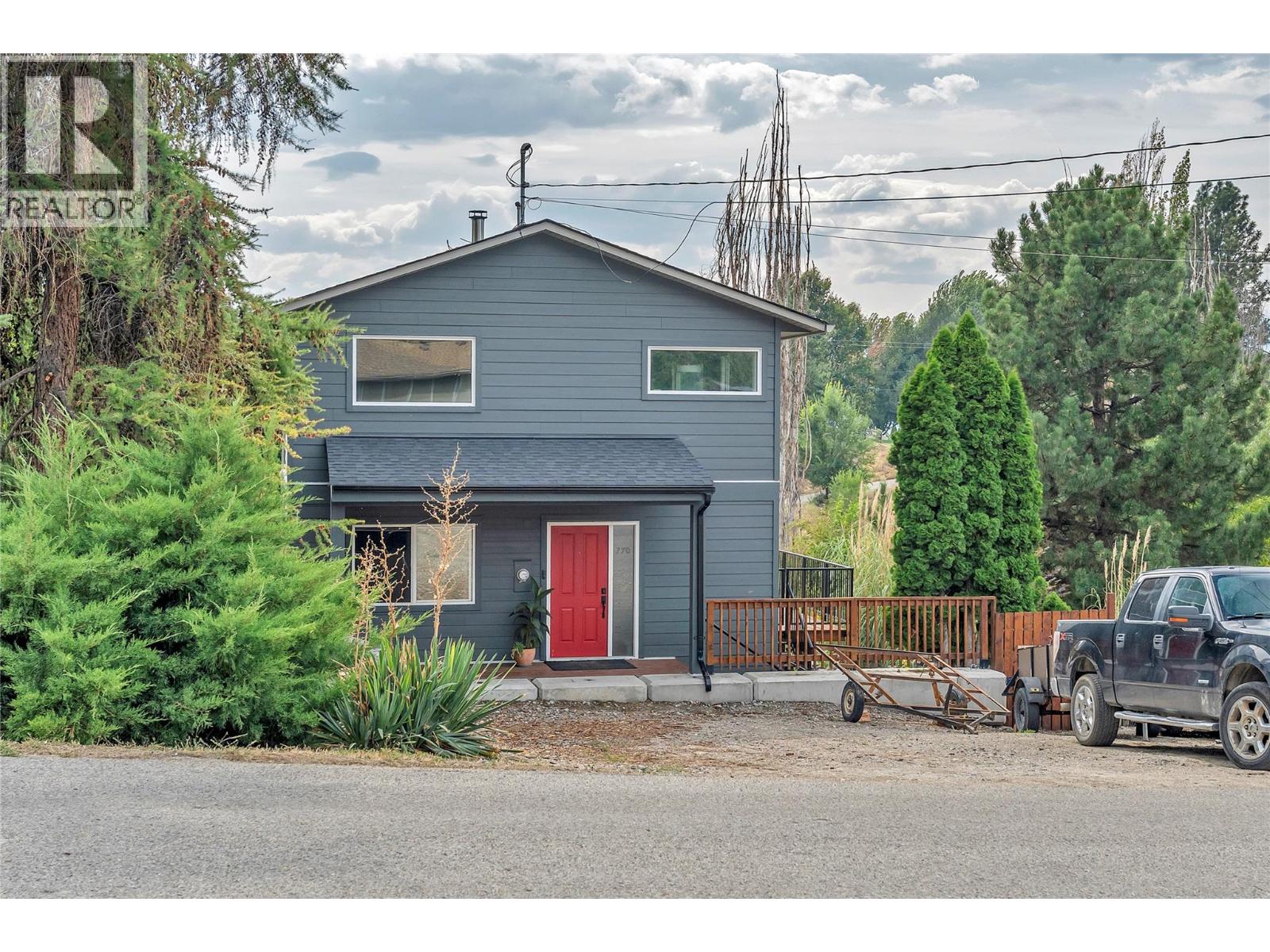 770 LOWER DEBECK Road Property Photo 1