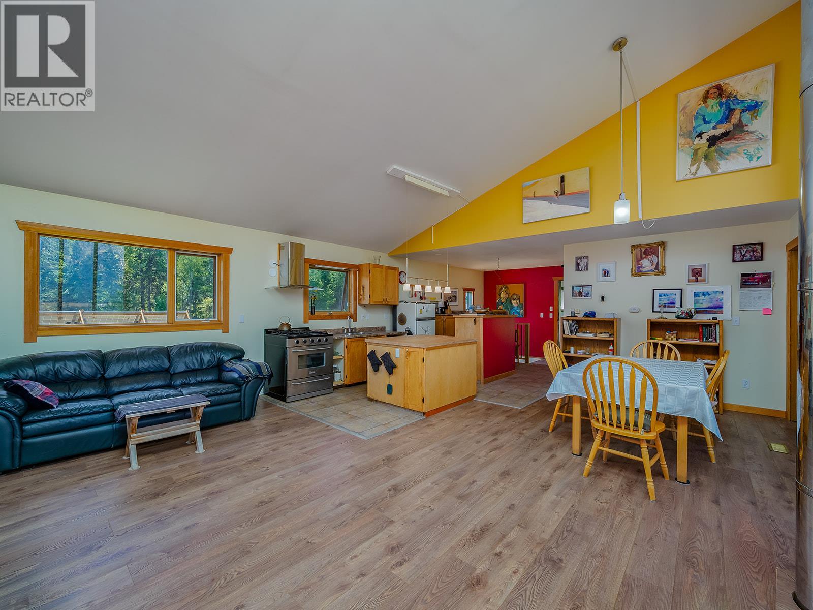 4151 Thomas Road Property Photo 6