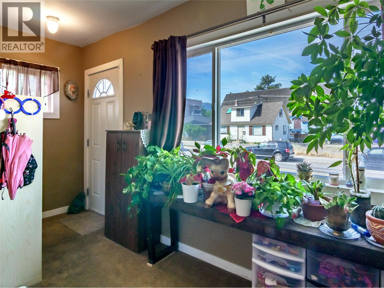 662 Ellis Street Property Photo 1
