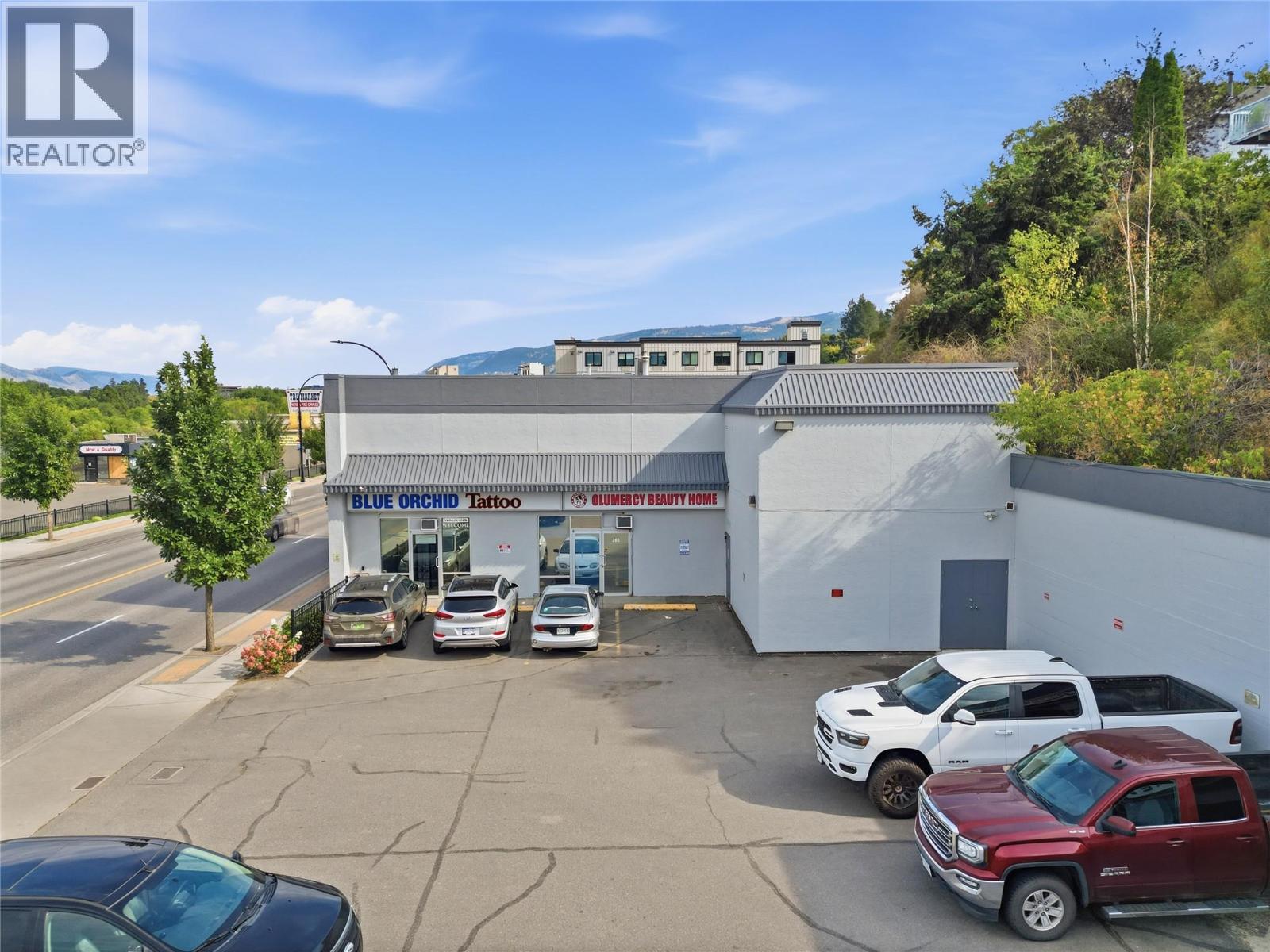 281 Victoria Street W Property Photo 4