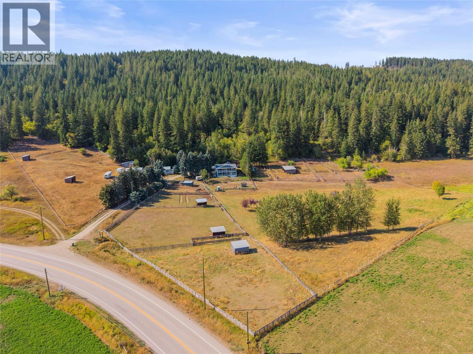 6778 97a Highway Property Photo 1