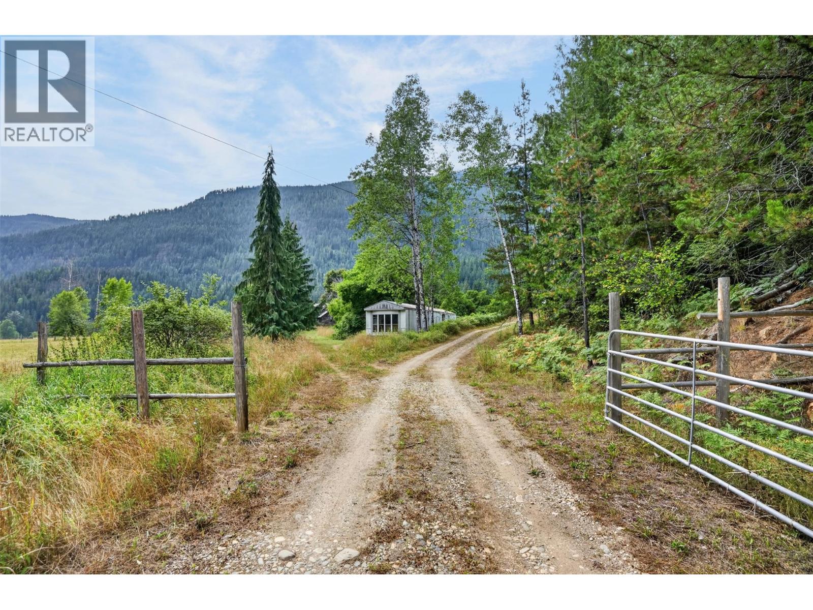 5795 KASLO SOUTH Road Property Photo 1