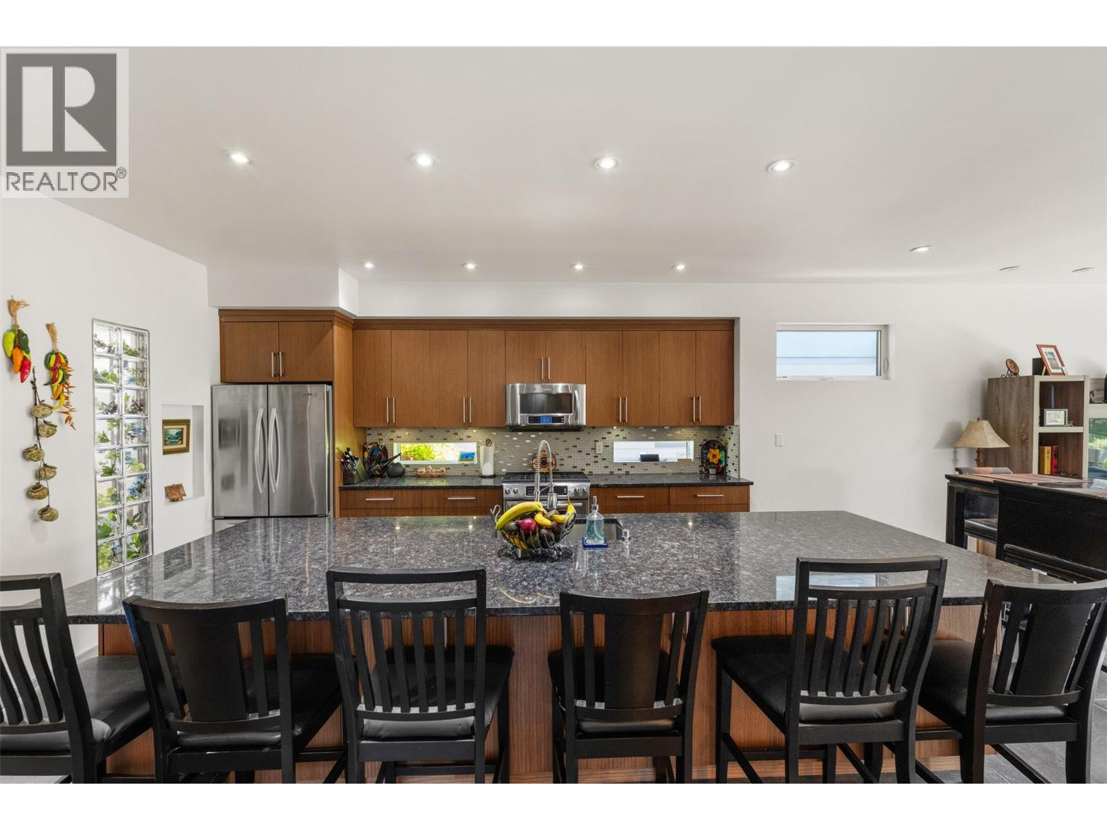 729 Creekside Road Property Photo 14