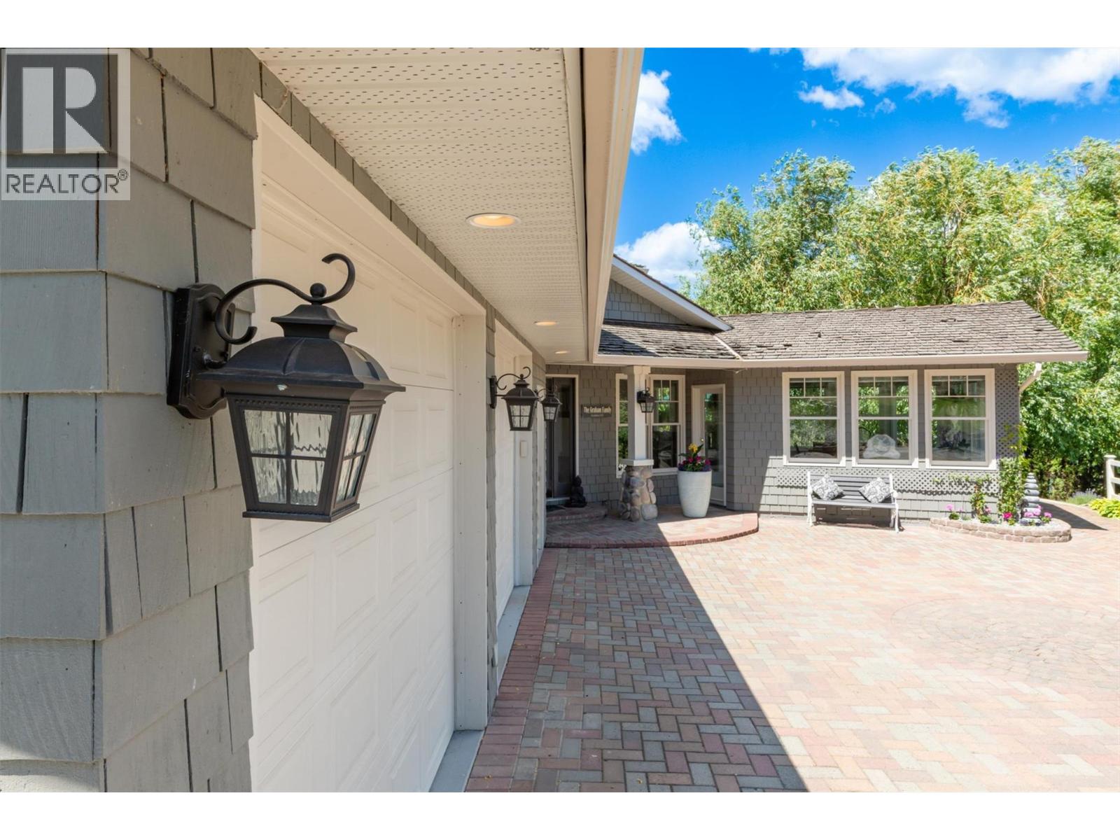 895 Coldwater Road Property Photo 11