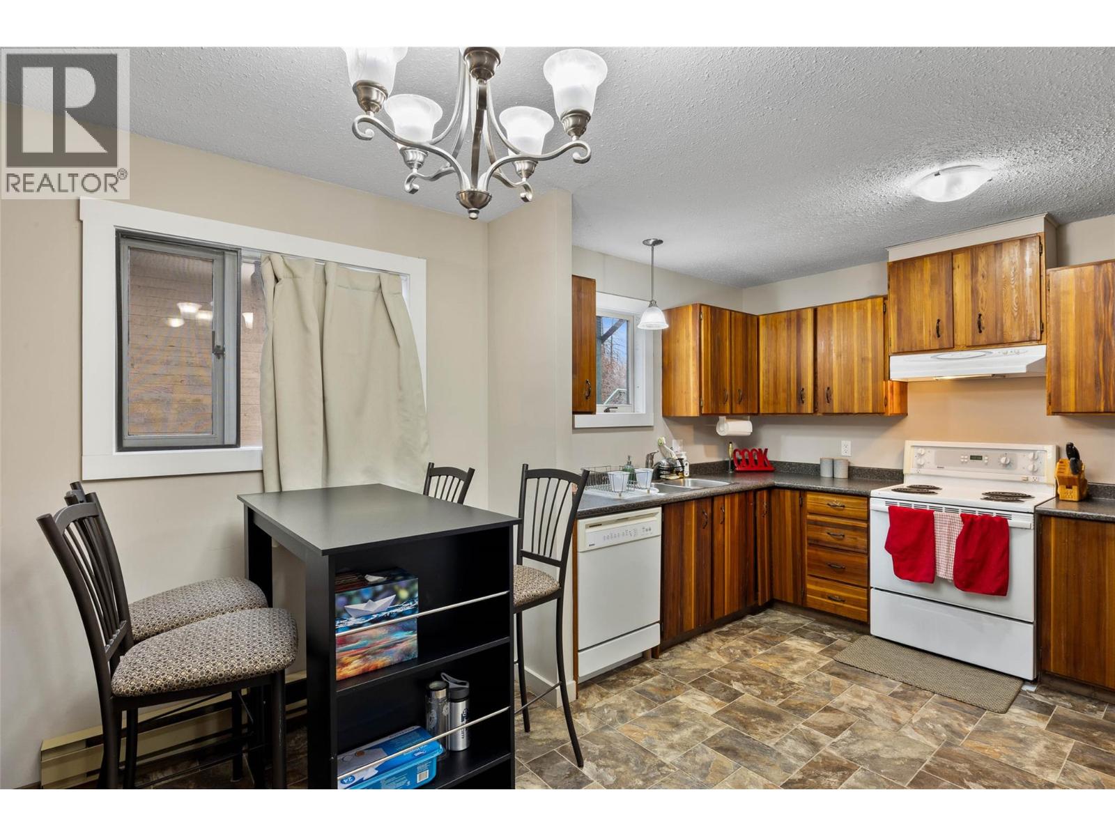1026 Hillside Avenue Property Photo 4
