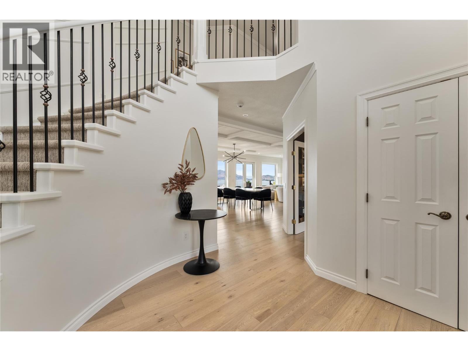 408 Okaview Road Property Photo 18