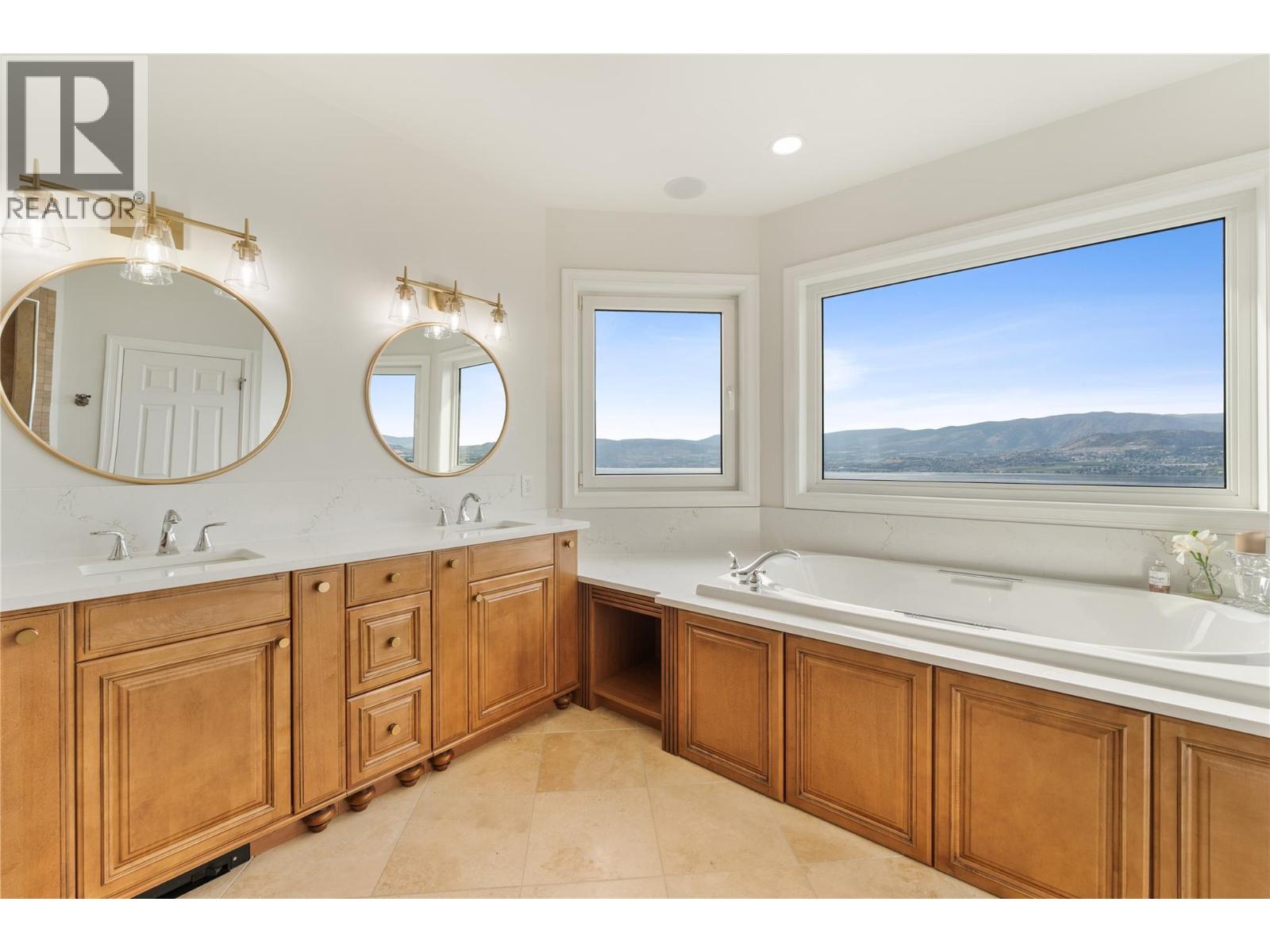408 Okaview Road Property Photo 24