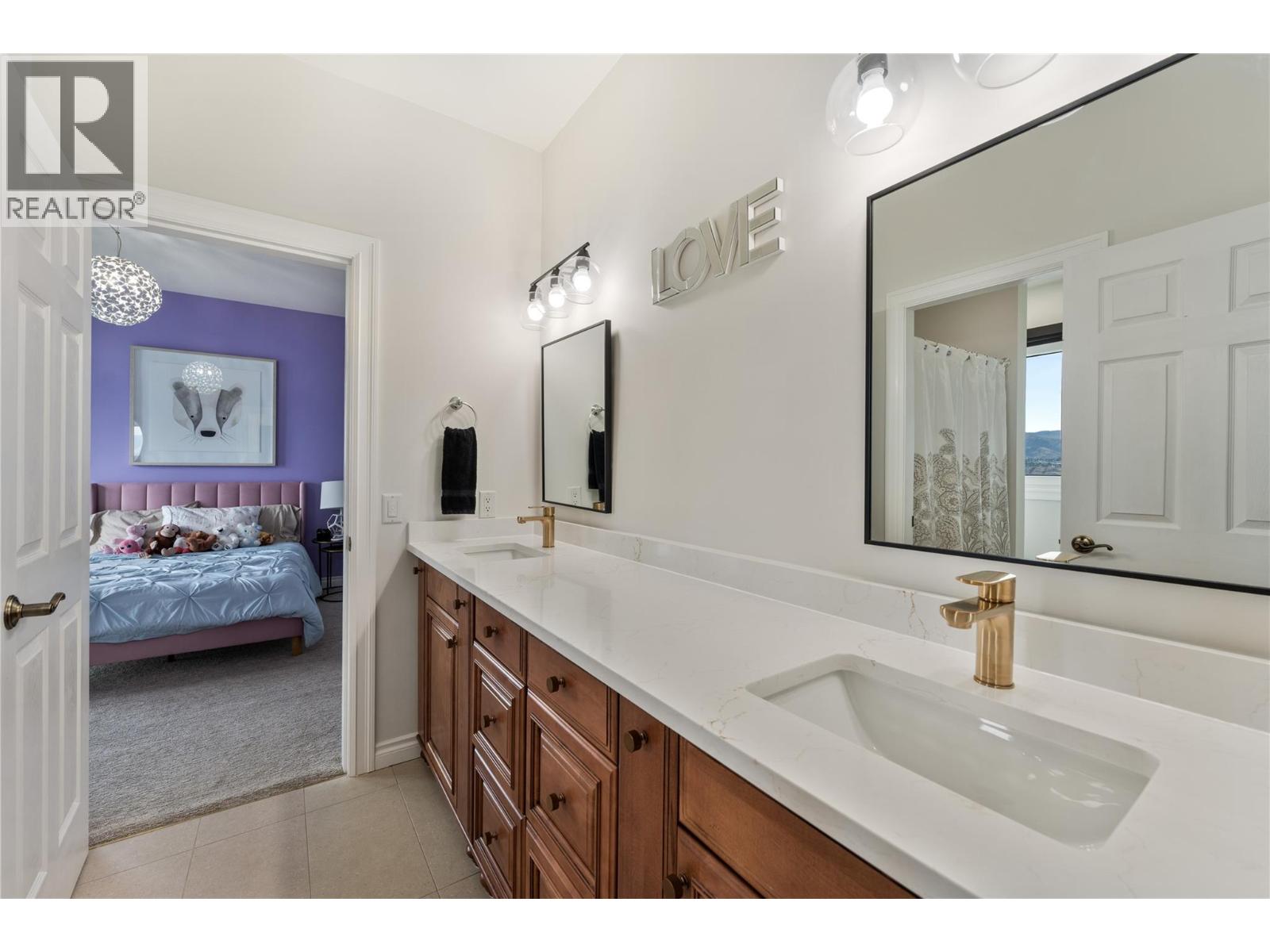 408 Okaview Road Property Photo 26