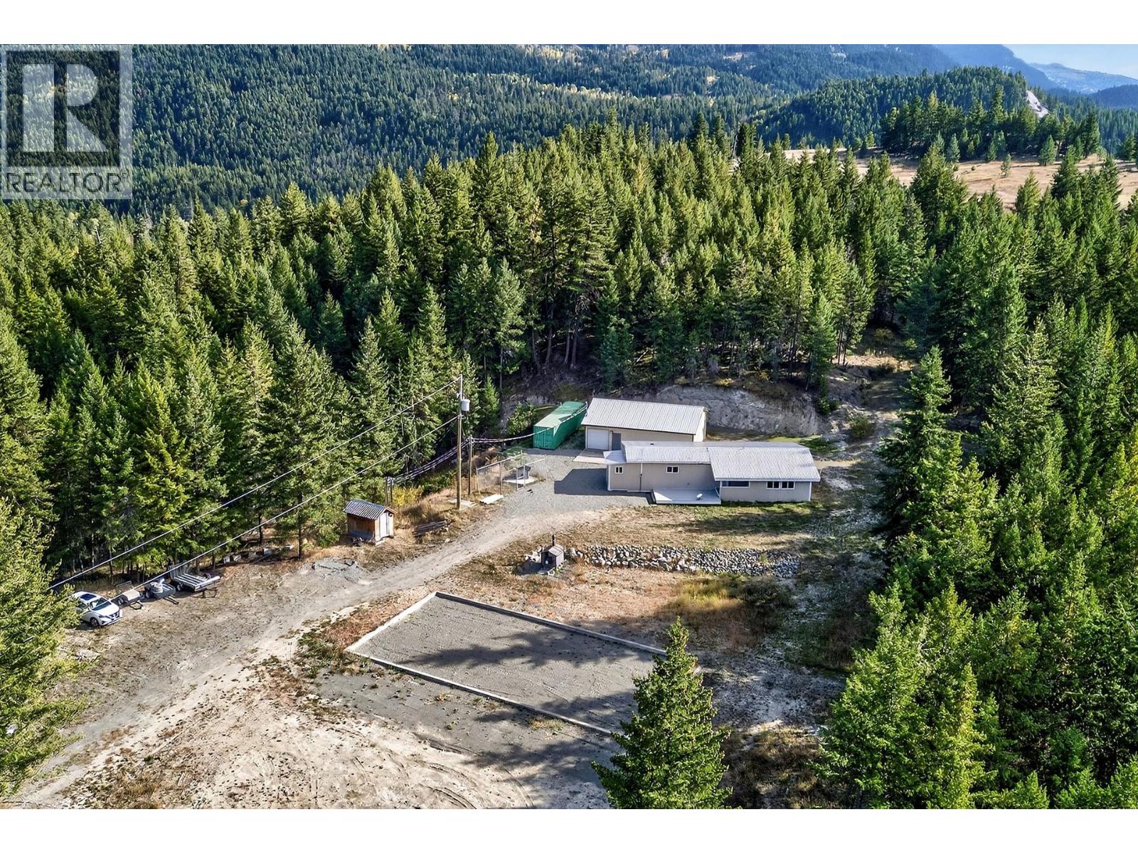 888 Barriere Lakes Road Property Photo 1