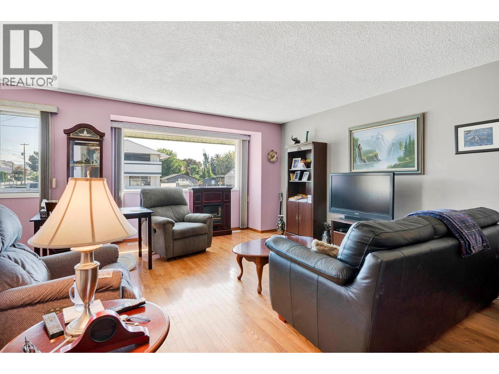 1088 Windbreak Street Property Photo 7