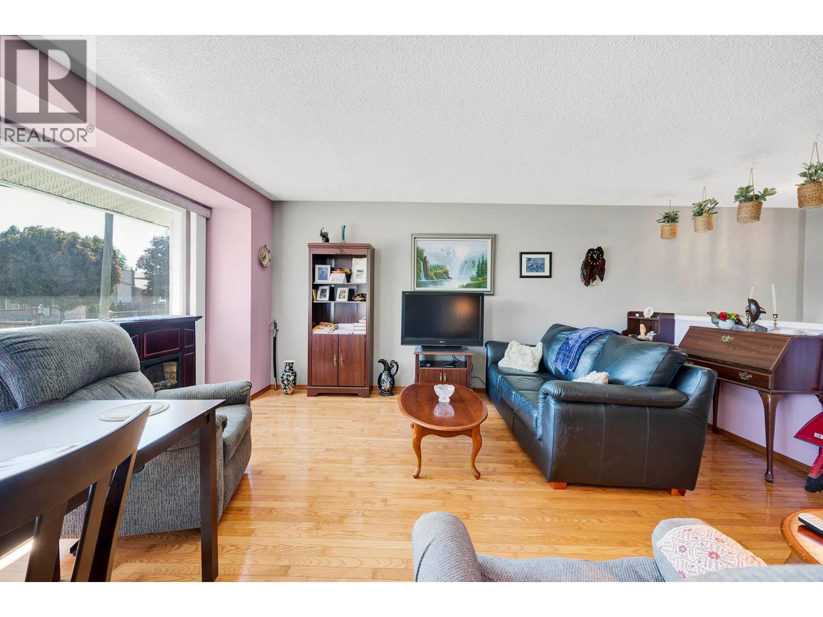 1088 Windbreak Street Property Photo 8
