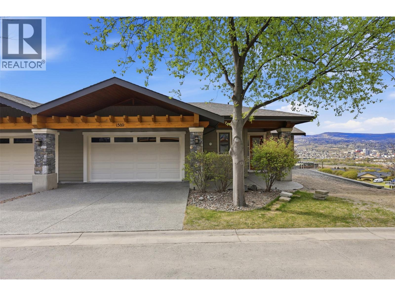 1589 Golf Ridge Drive Property Photo 1