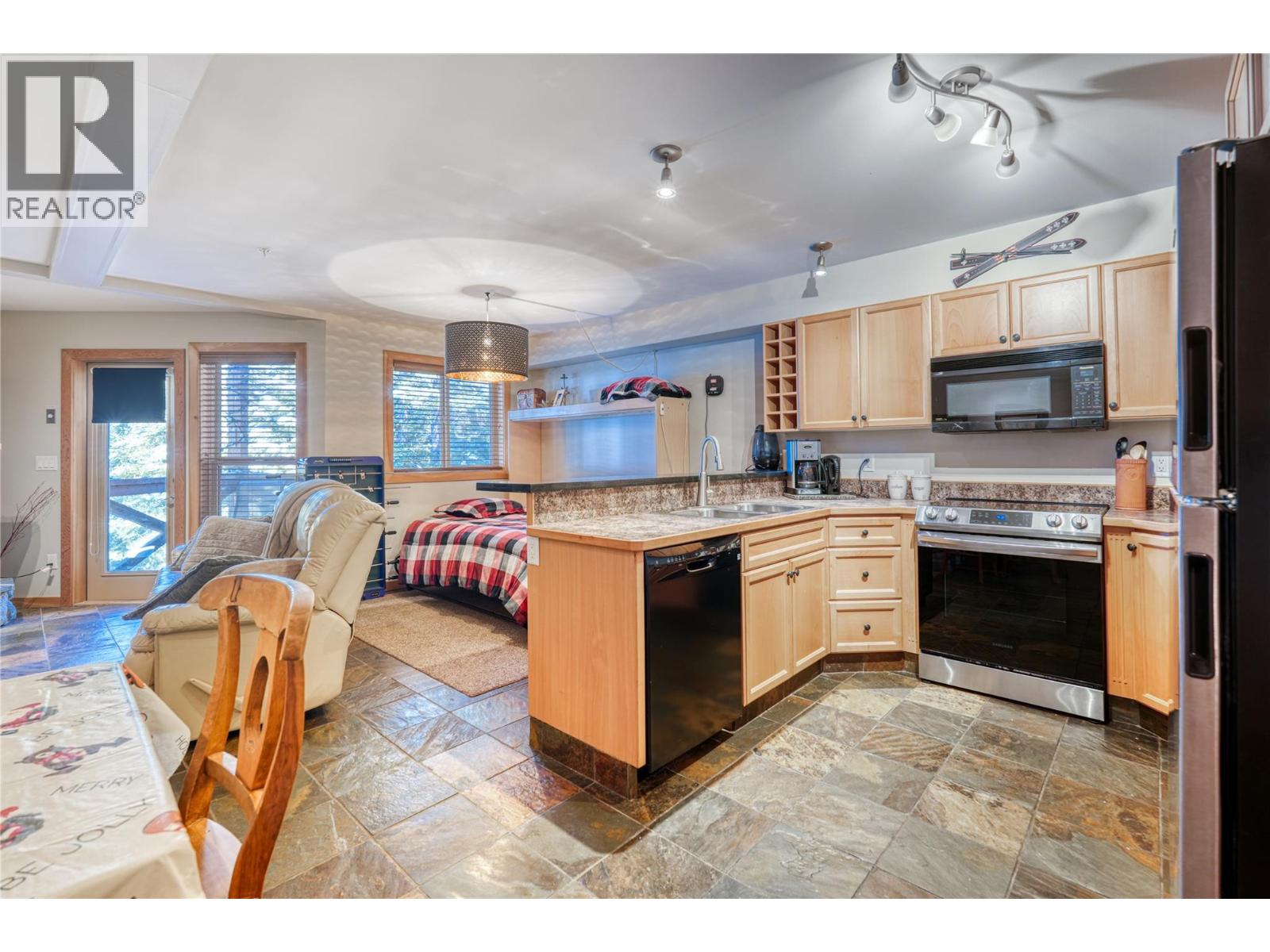 360 Strayhorse Road Unit# 3 Property Photo 2