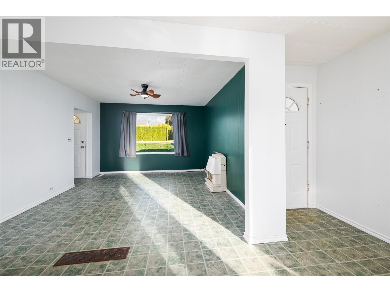 519 20th Avenue S Property Photo 11