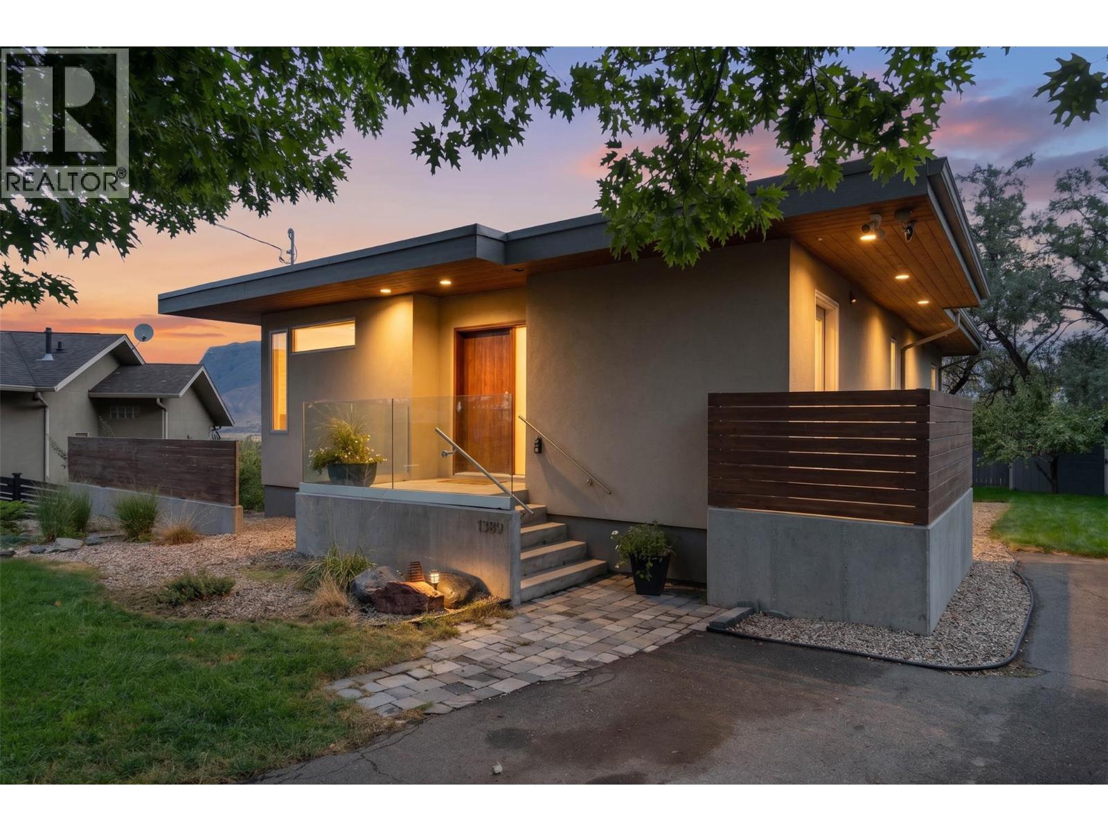 1389 Dominion Crescent
