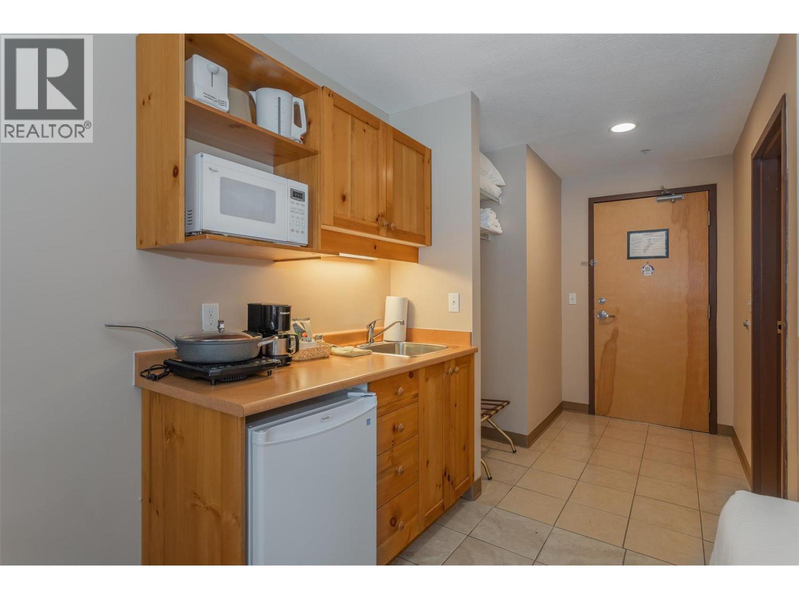5340 Big White Road Unit# 203 Property Photo 11