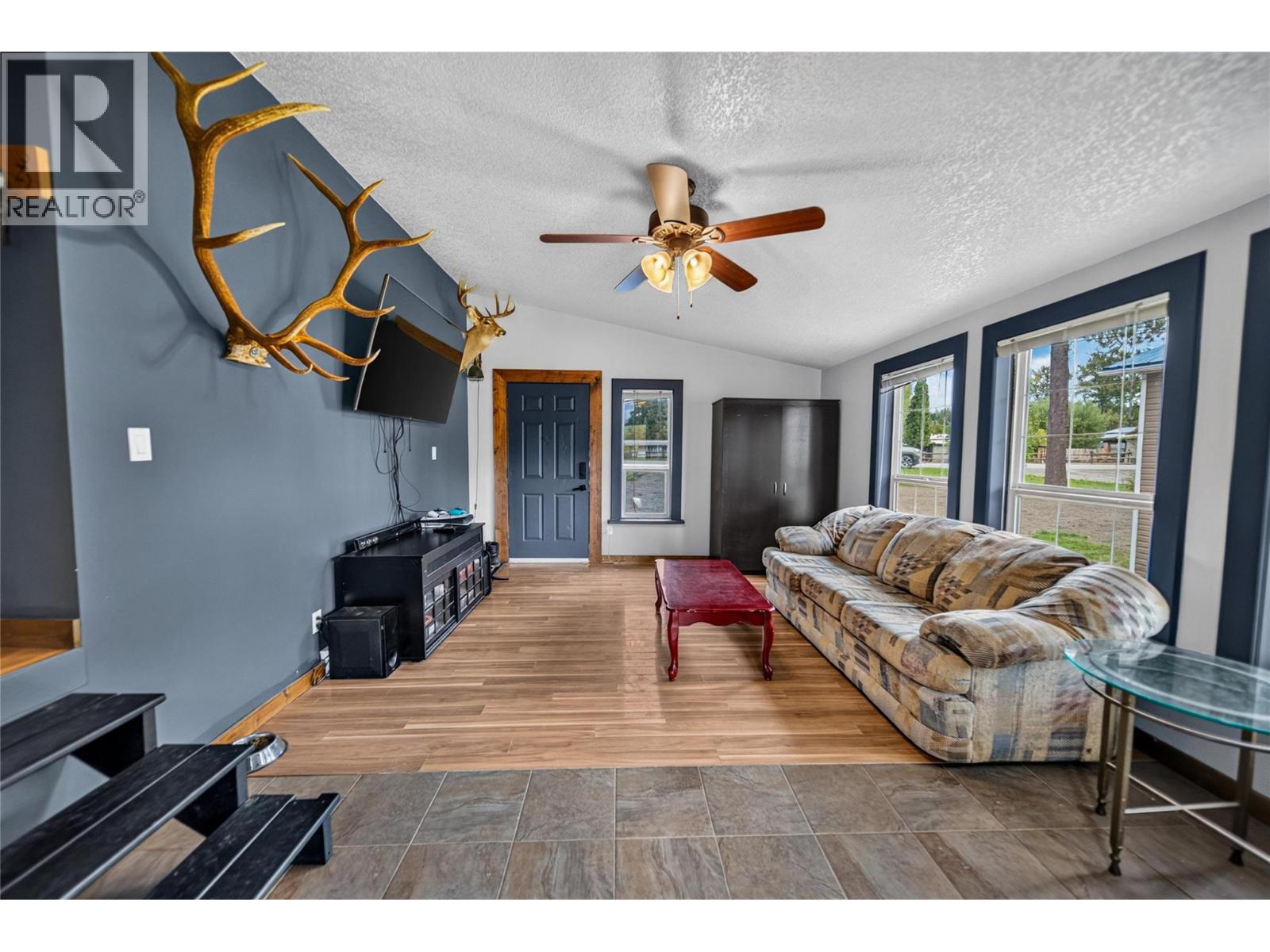 7285 Jaffray Village Loop Road Property Photo 5