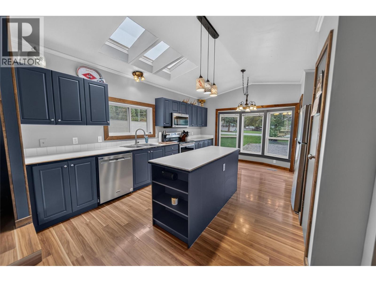 7285 Jaffray Village Loop Road Property Photo 9