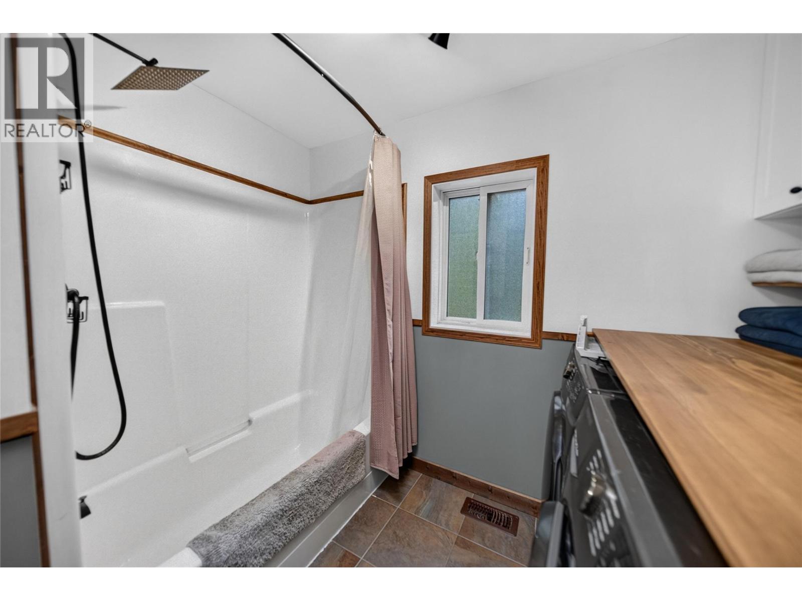 7285 Jaffray Village Loop Road Property Photo 24